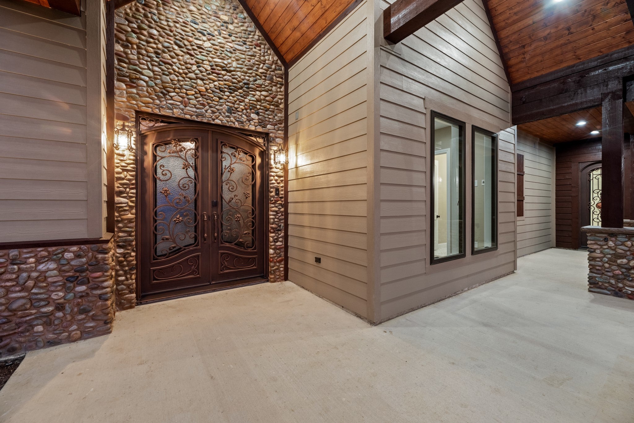 Corsicana, Texas, 75109, United States, 6 Bedrooms Bedrooms, ,7 BathroomsBathrooms,Residential,Active,1798111
