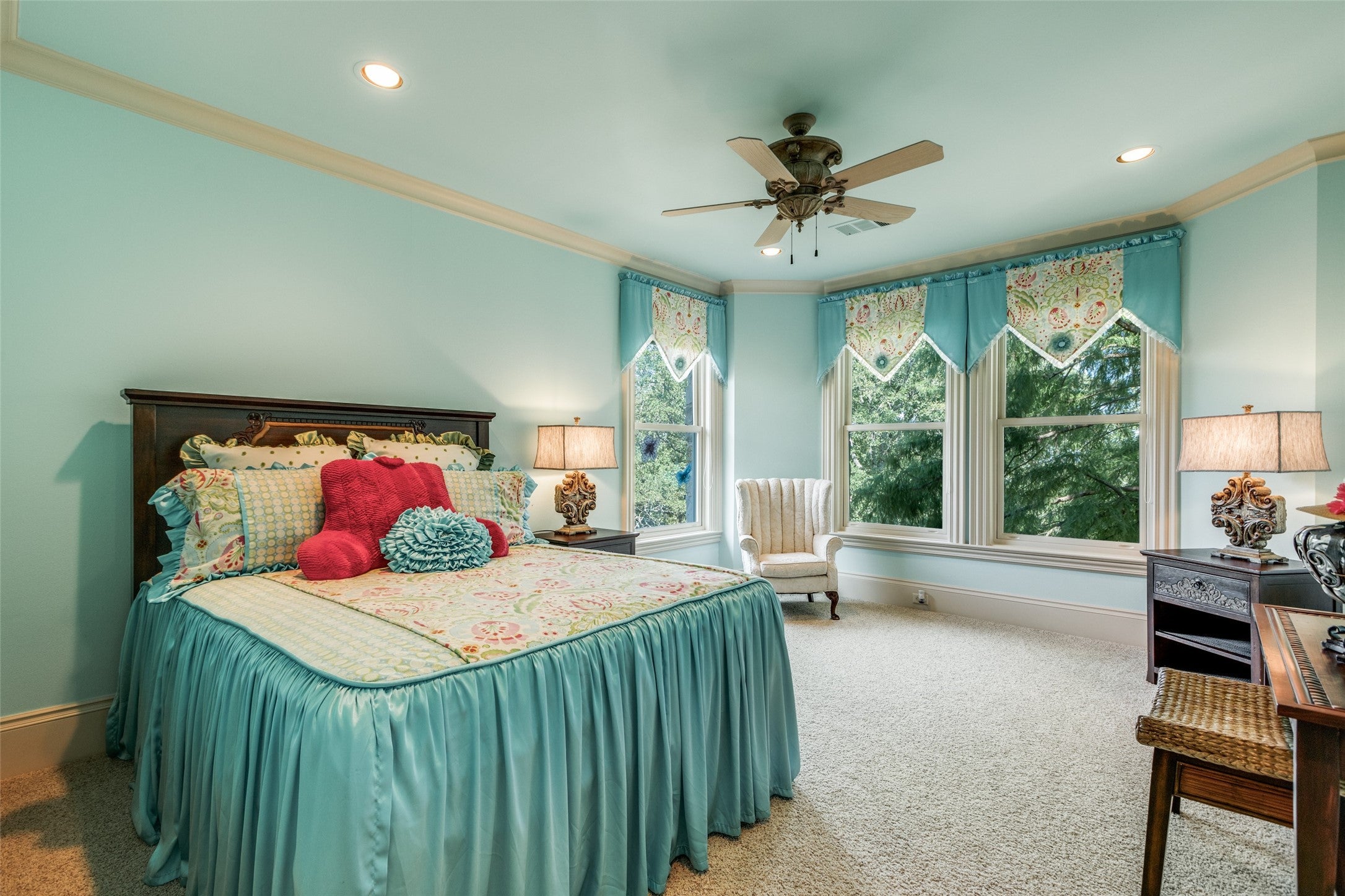 Pilot Point, Texas, 76258, United States, 6 Bedrooms Bedrooms, ,8 BathroomsBathrooms,Residential,Active,1953394