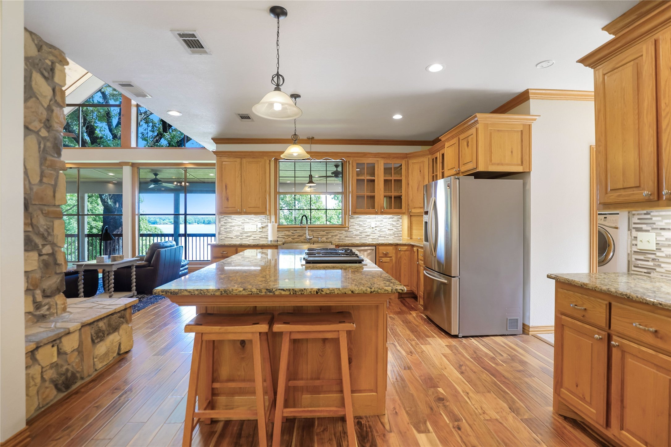 Scroggins, Texas, 75480, United States, 5 Bedrooms Bedrooms, ,5 BathroomsBathrooms,Residential,Active,1781819