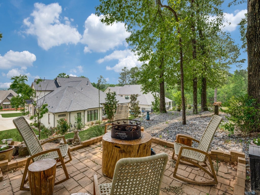 Tyler, Texas, 75709, United States, 4 Bedrooms Bedrooms, ,5 BathroomsBathrooms,Residential,Active,2015815