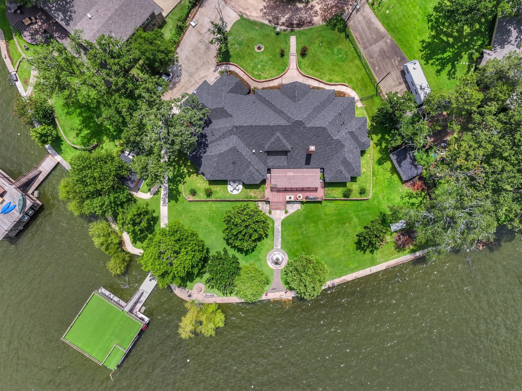 Mabank, Texas, 75156, United States, 5 Bedrooms Bedrooms, ,6 BathroomsBathrooms,Residential,Active,1894194