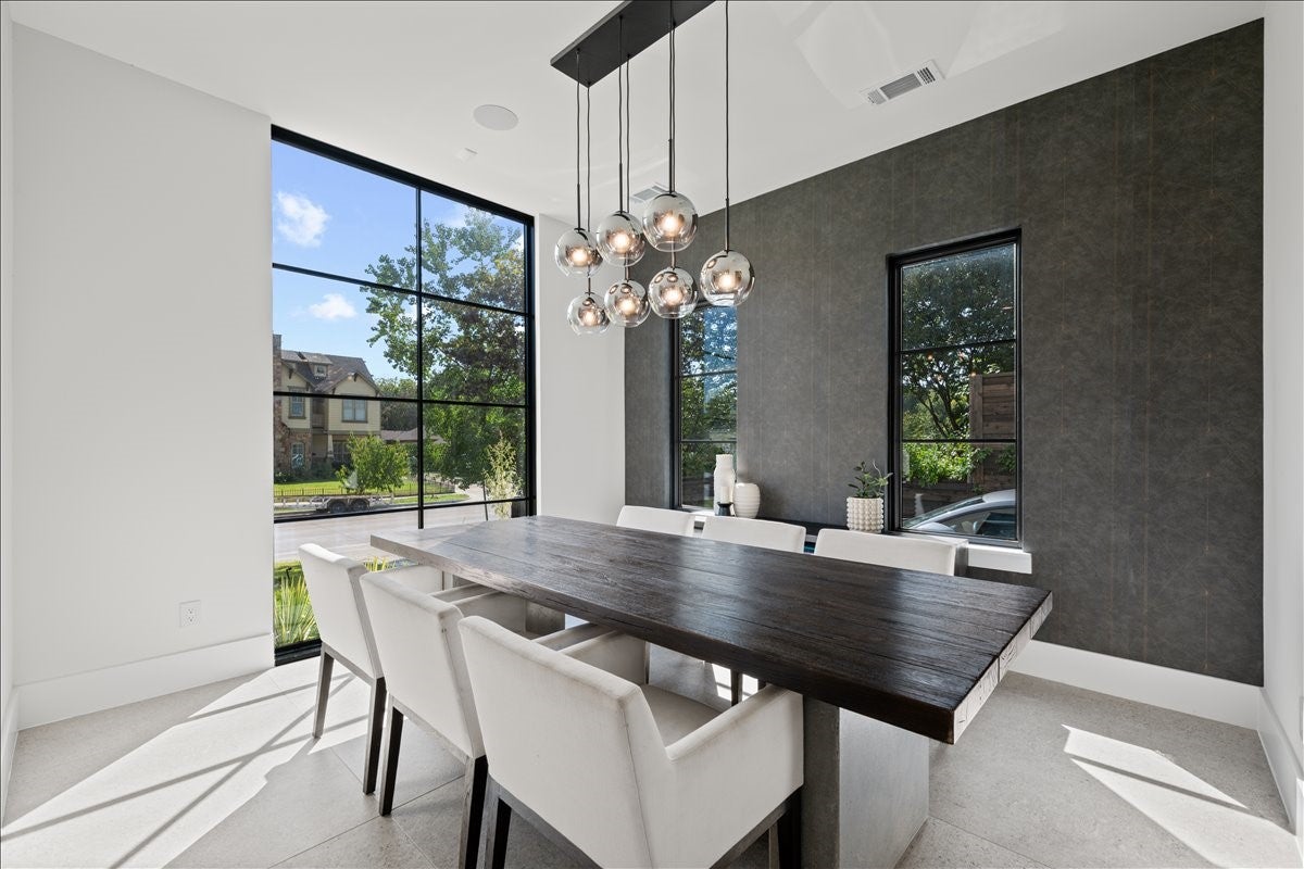 Dallas, Texas, 75206, United States, 4 Bedrooms Bedrooms, ,5 BathroomsBathrooms,Residential,Active,2013902