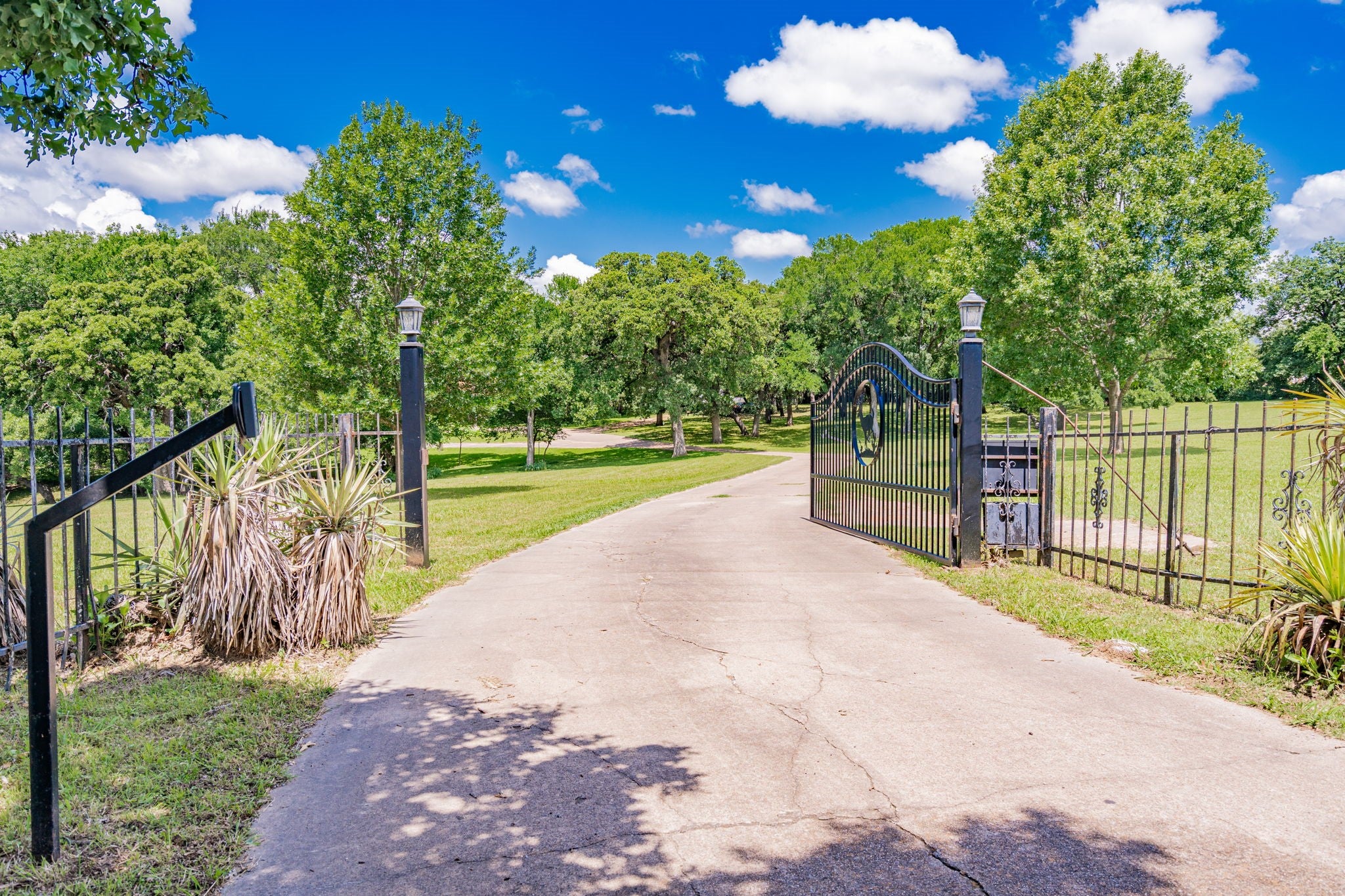 Seagoville, Texas, 75159, United States, 4 Bedrooms Bedrooms, ,5 BathroomsBathrooms,Residential,Active,1810463