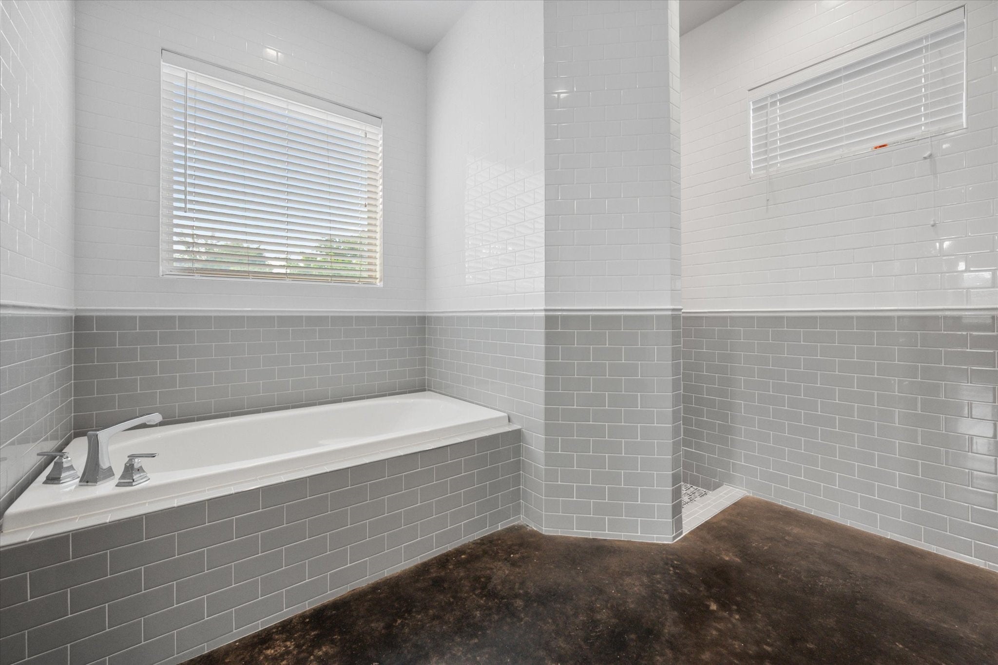 Mansfield, Texas, 76063, United States, 5 Bedrooms Bedrooms, ,6 BathroomsBathrooms,Residential,Contingent,1799362