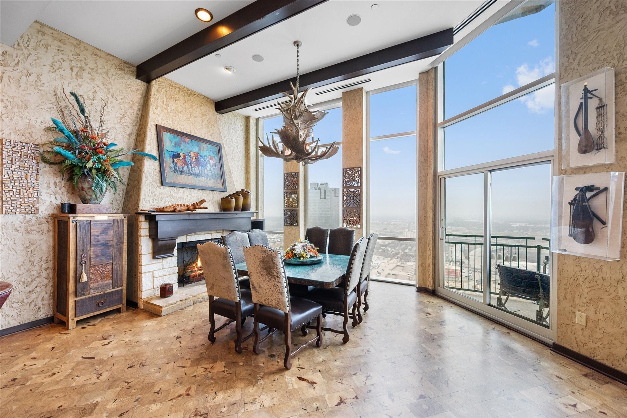 Fort Worth, Texas, 76102, United States, ,3 BathroomsBathrooms,Residential,Active,1808184
