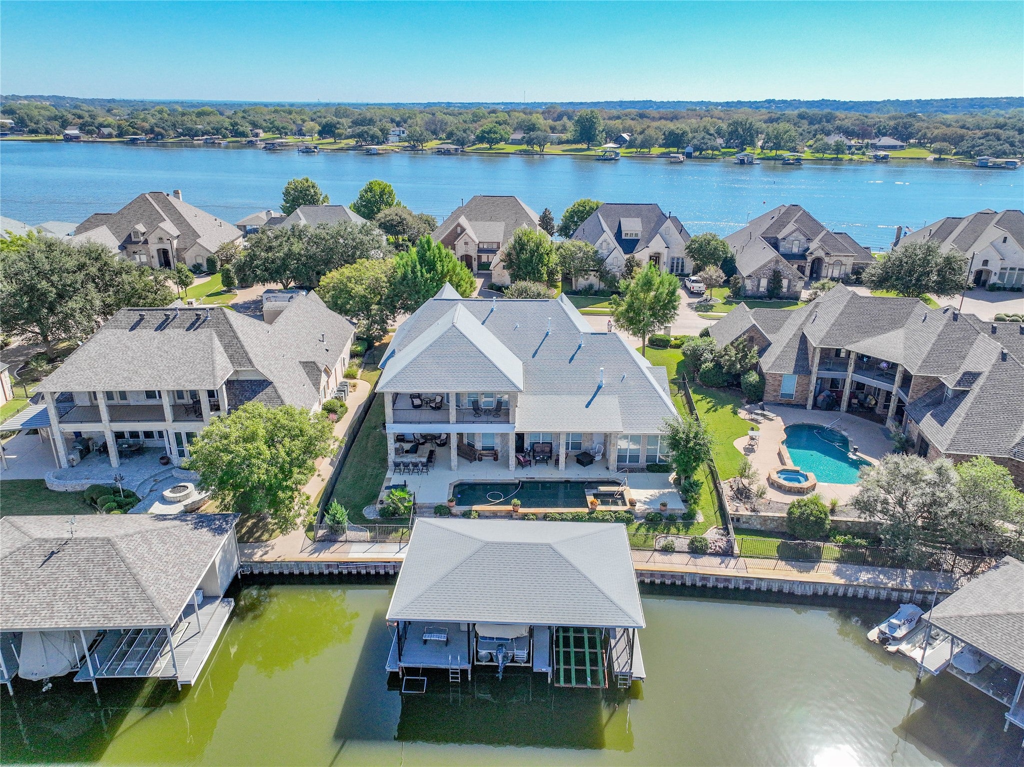 Granbury, Texas, 76048, United States, 4 Bedrooms Bedrooms, ,4 BathroomsBathrooms,Residential,Active,1967289