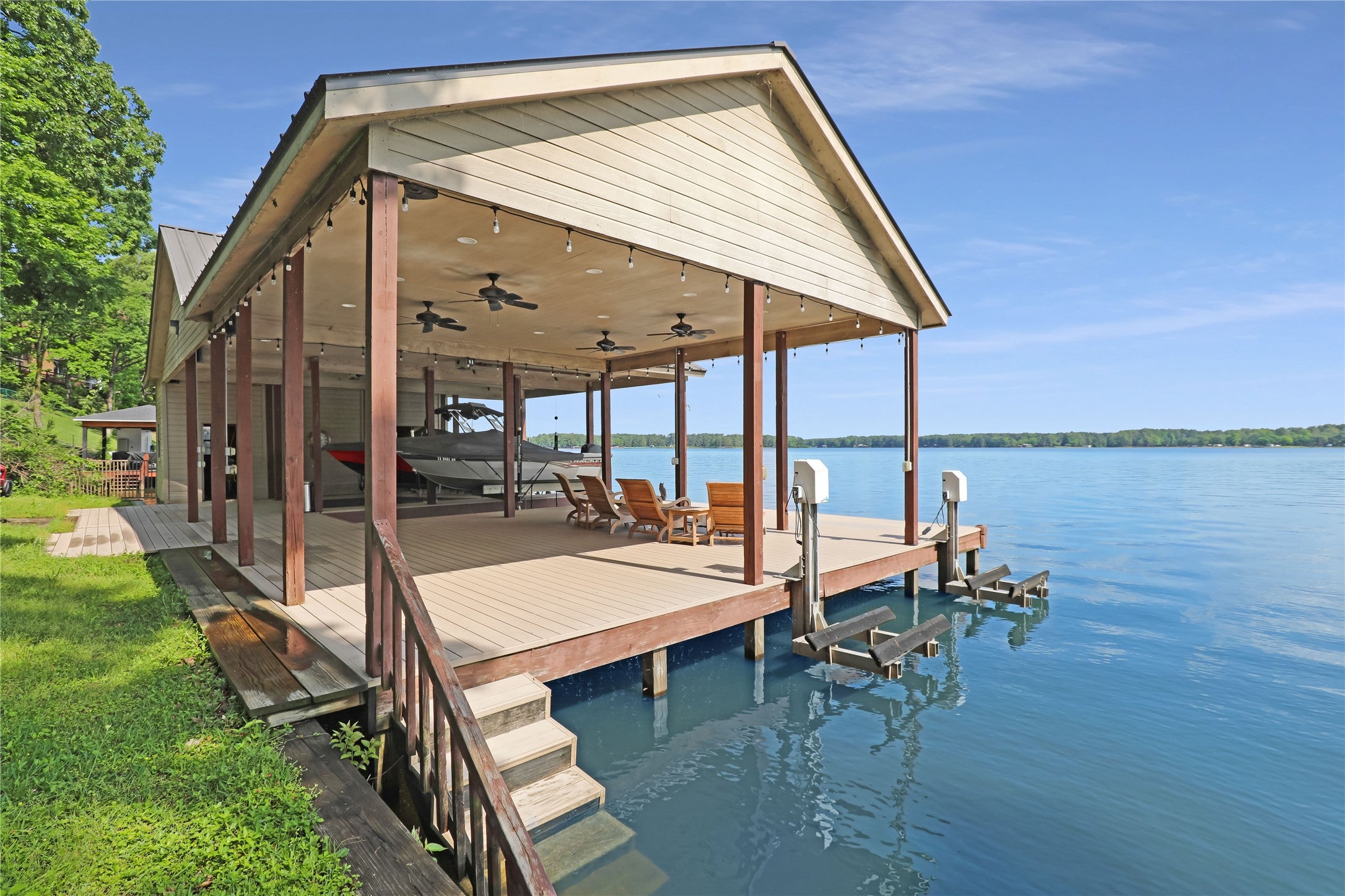 Scroggins, Texas, 75480, United States, 5 Bedrooms Bedrooms, ,5 BathroomsBathrooms,Residential,Active,1781819