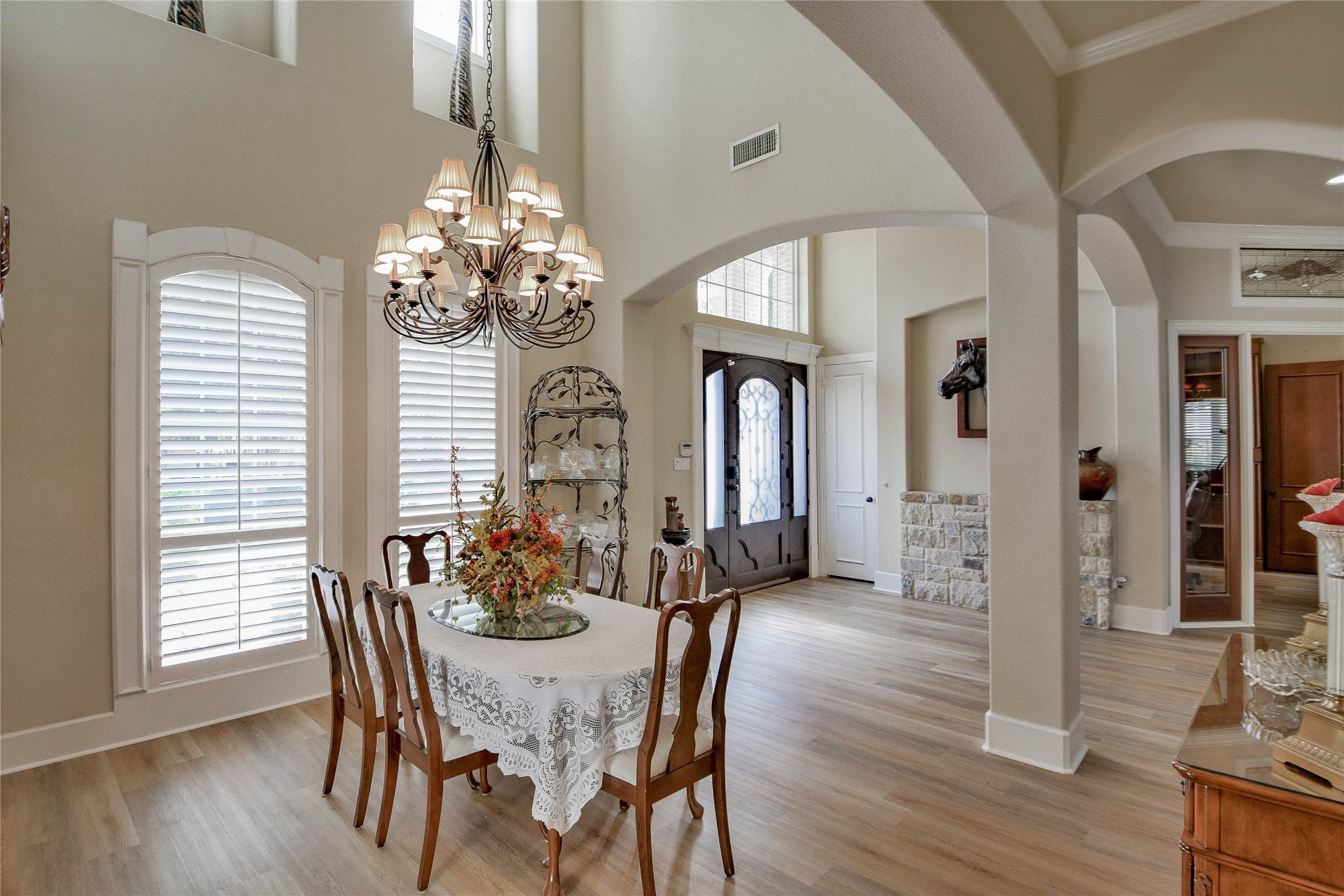 Granbury, Texas, 76048, United States, 4 Bedrooms Bedrooms, ,4 BathroomsBathrooms,Residential,Active,1967289