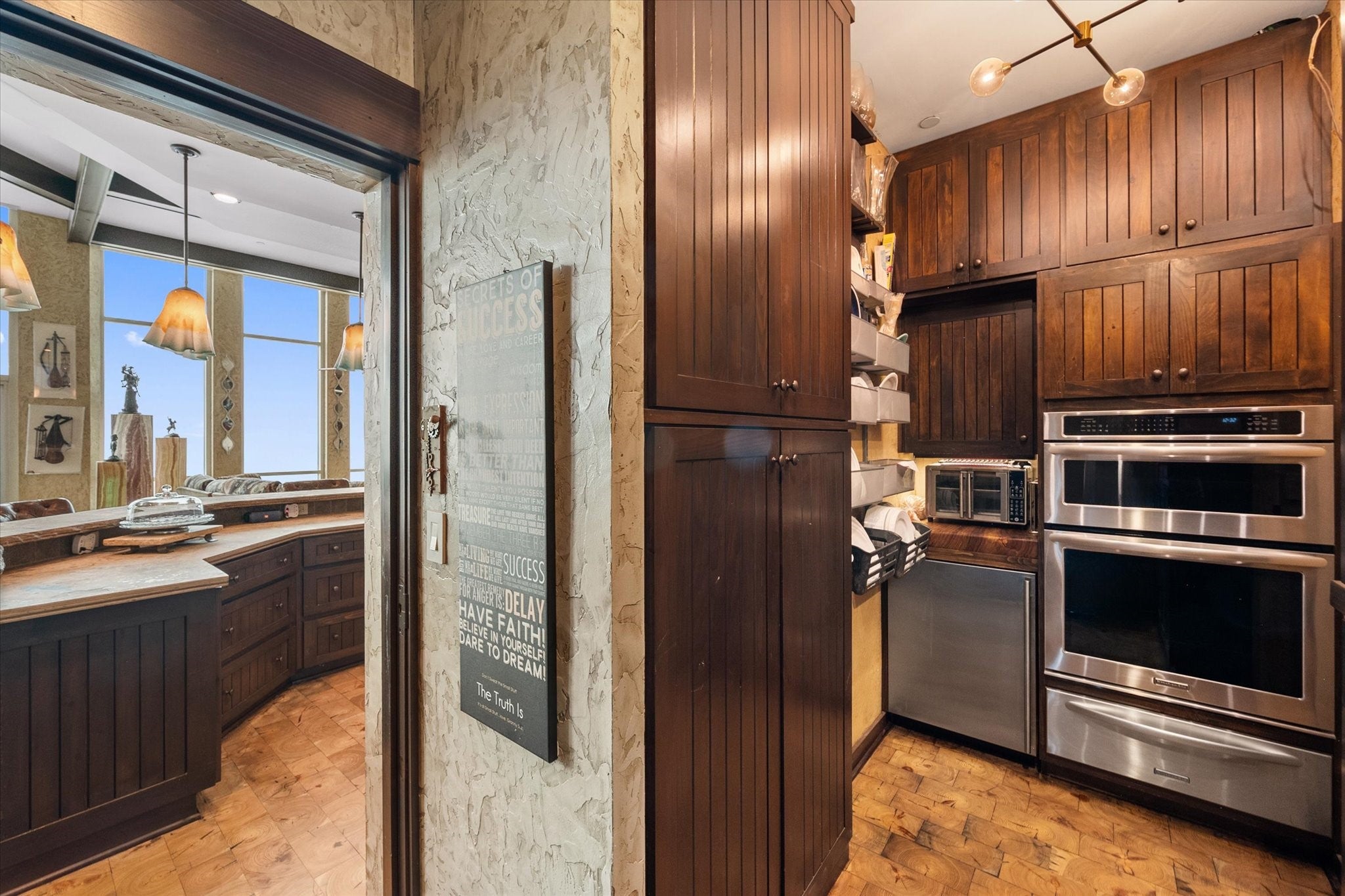 Fort Worth, Texas, 76102, United States, ,3 BathroomsBathrooms,Residential,Active,1808184