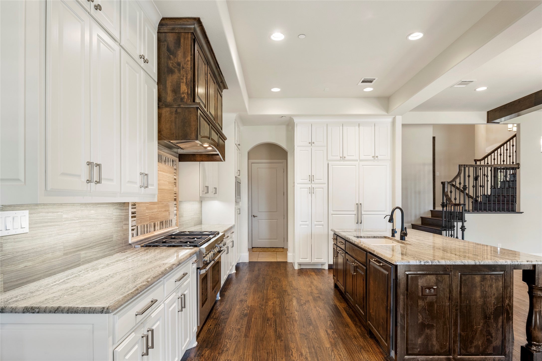 Southlake, Texas, 76092, United States, 5 Bedrooms Bedrooms, ,6 BathroomsBathrooms,Residential,Active,2008267