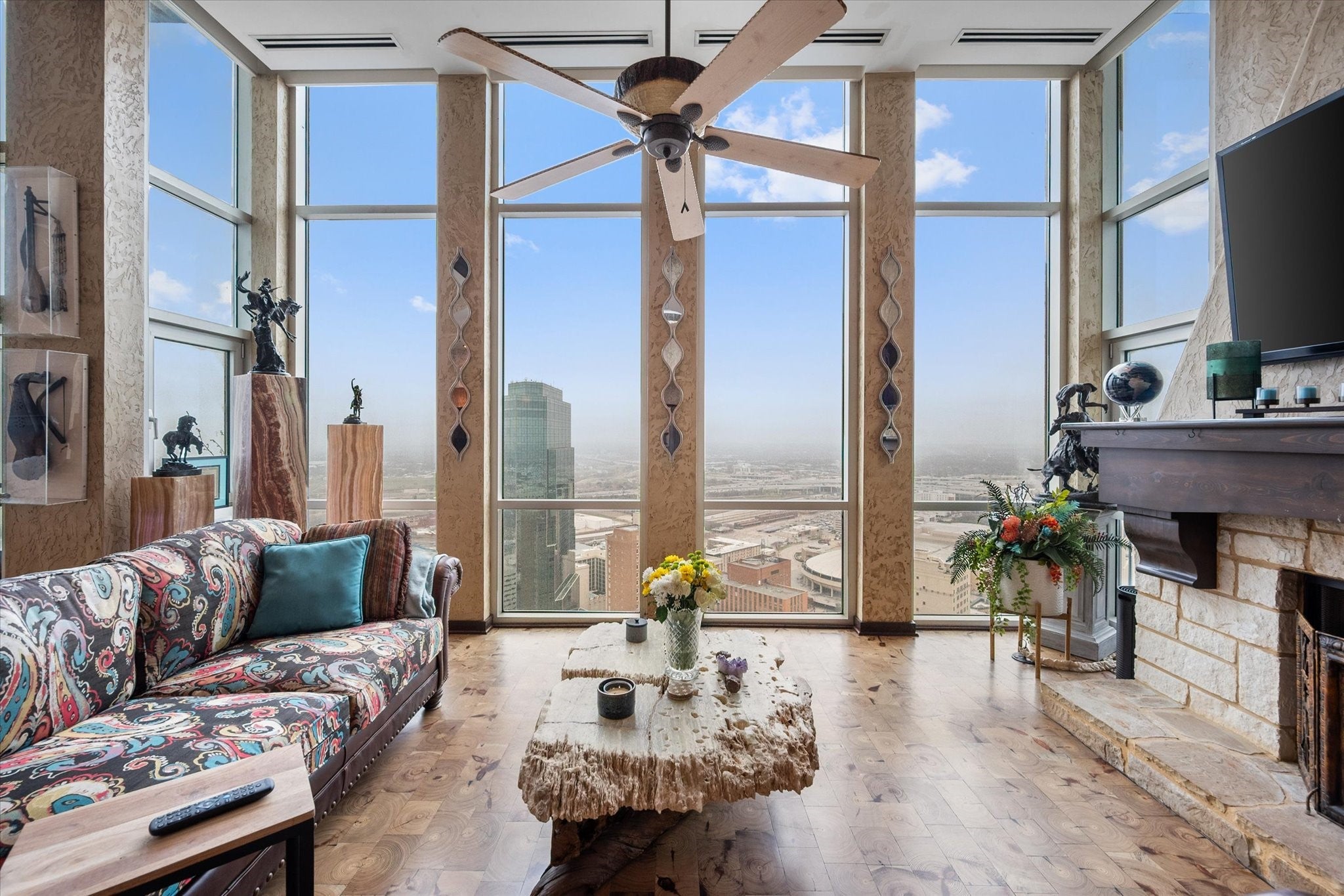 Fort Worth, Texas, 76102, United States, ,3 BathroomsBathrooms,Residential,Active,1808184