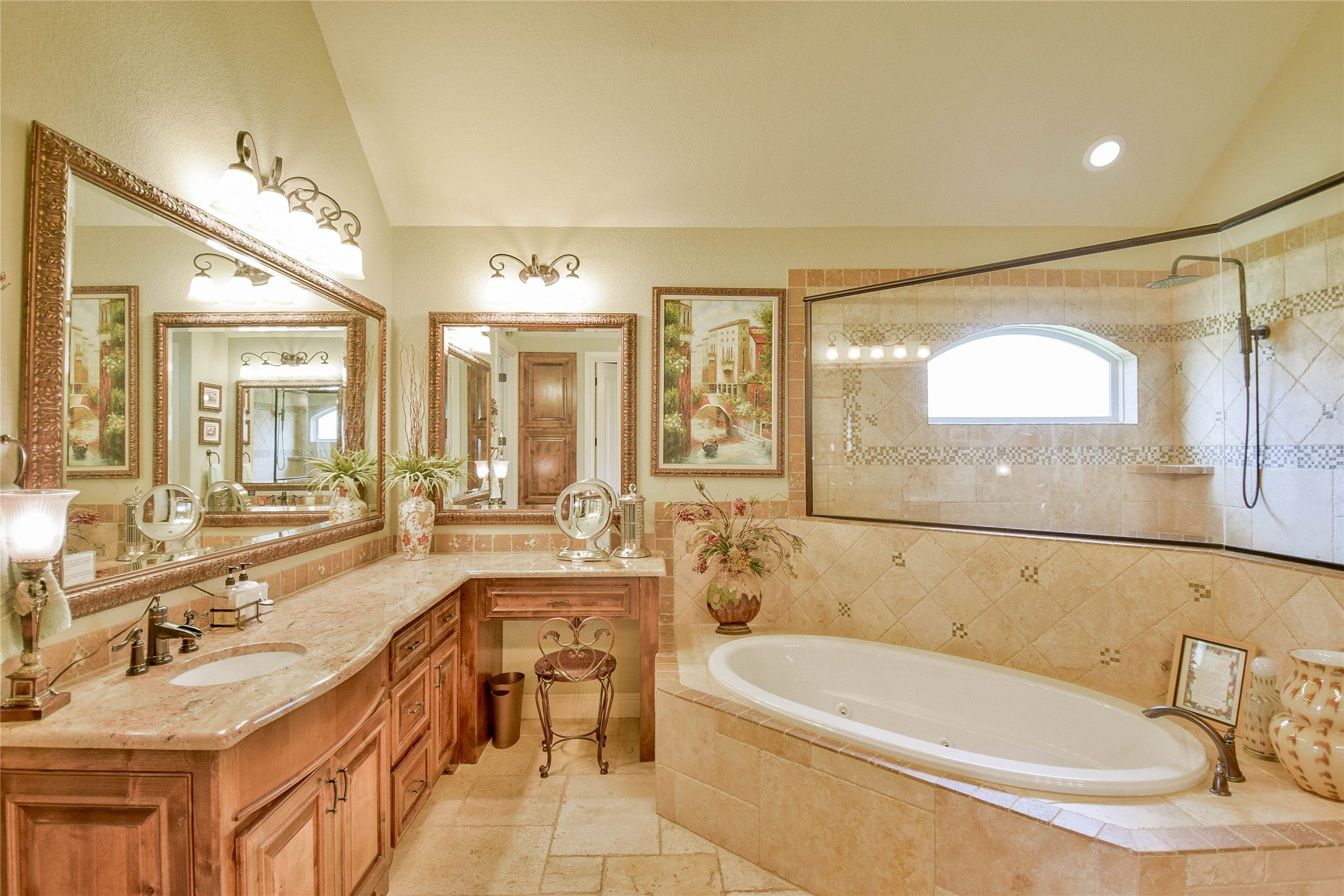 Granbury, Texas, 76048, United States, 4 Bedrooms Bedrooms, ,3 BathroomsBathrooms,Residential,Active,1929707