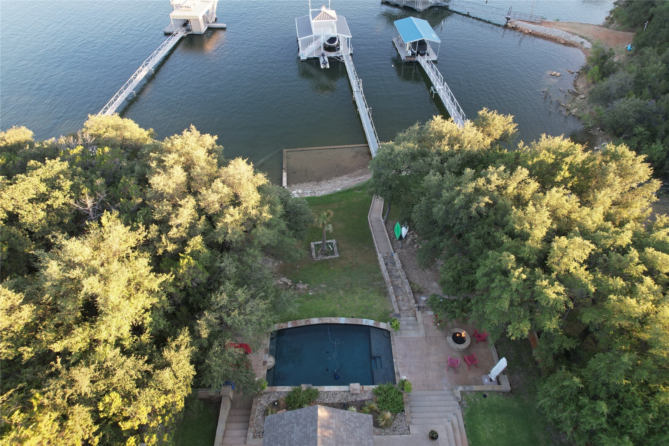 Graham, Texas, 76450, United States, 4 Bedrooms Bedrooms, ,2 BathroomsBathrooms,Residential,Active,2008324