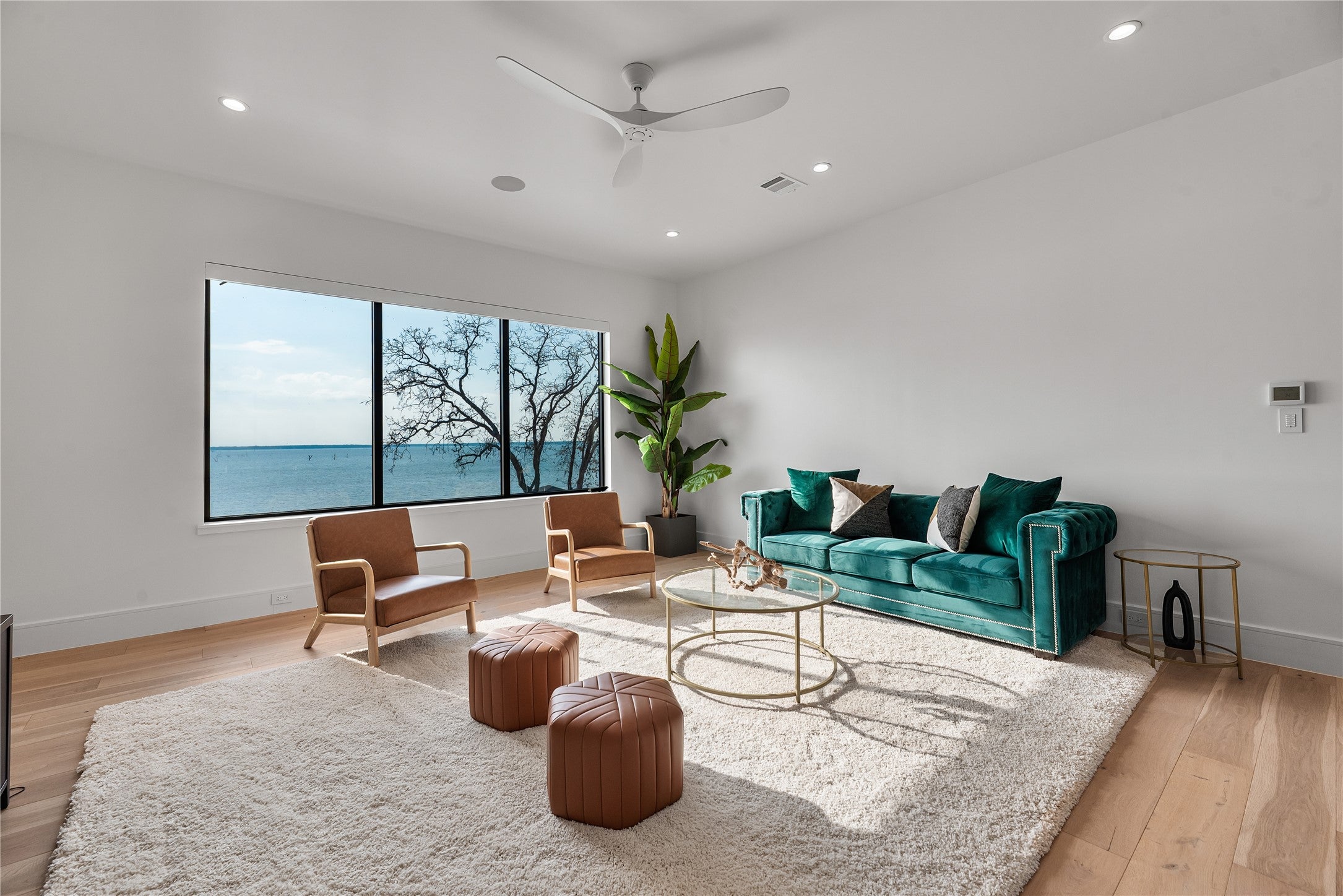 Streetman, Texas, 75859, United States, 5 Bedrooms Bedrooms, ,7 BathroomsBathrooms,Residential,Active,1988712