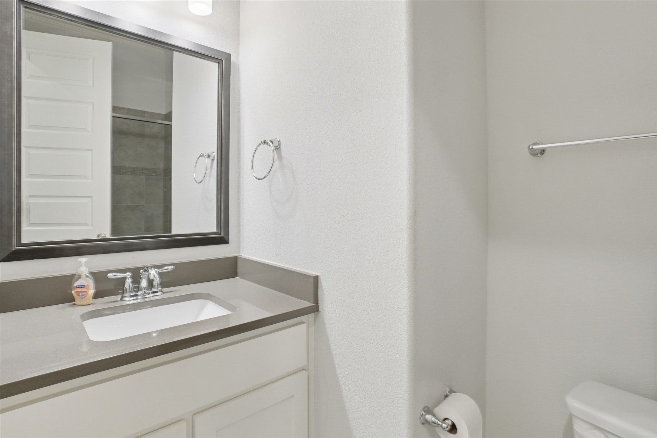 Irving, Texas, 75039, United States, 5 Bedrooms Bedrooms, ,5 BathroomsBathrooms,Residential,Active,1997879