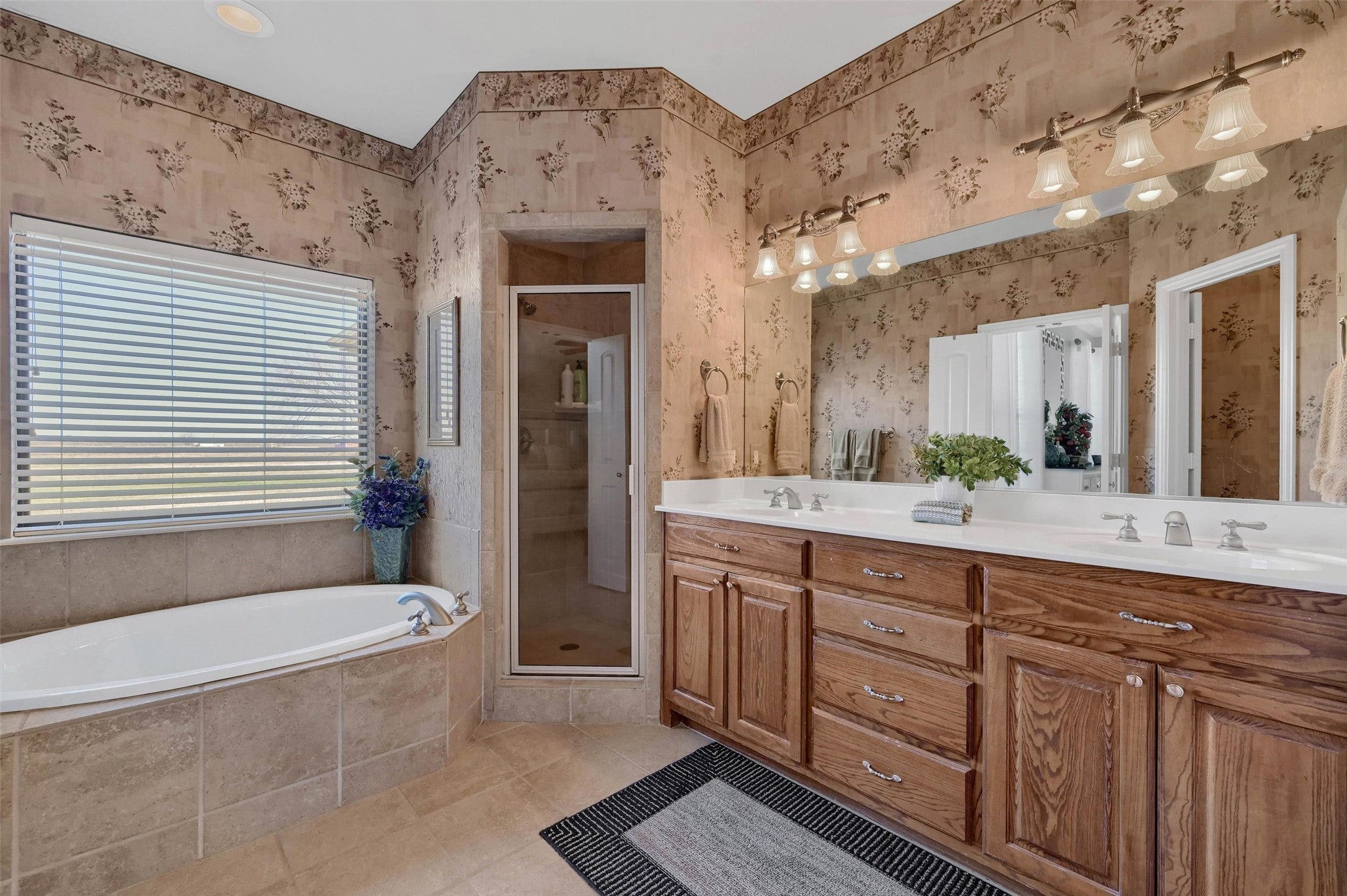 Tioga, Texas, 76271, United States, ,7 BathroomsBathrooms,Residential,Active,1841304