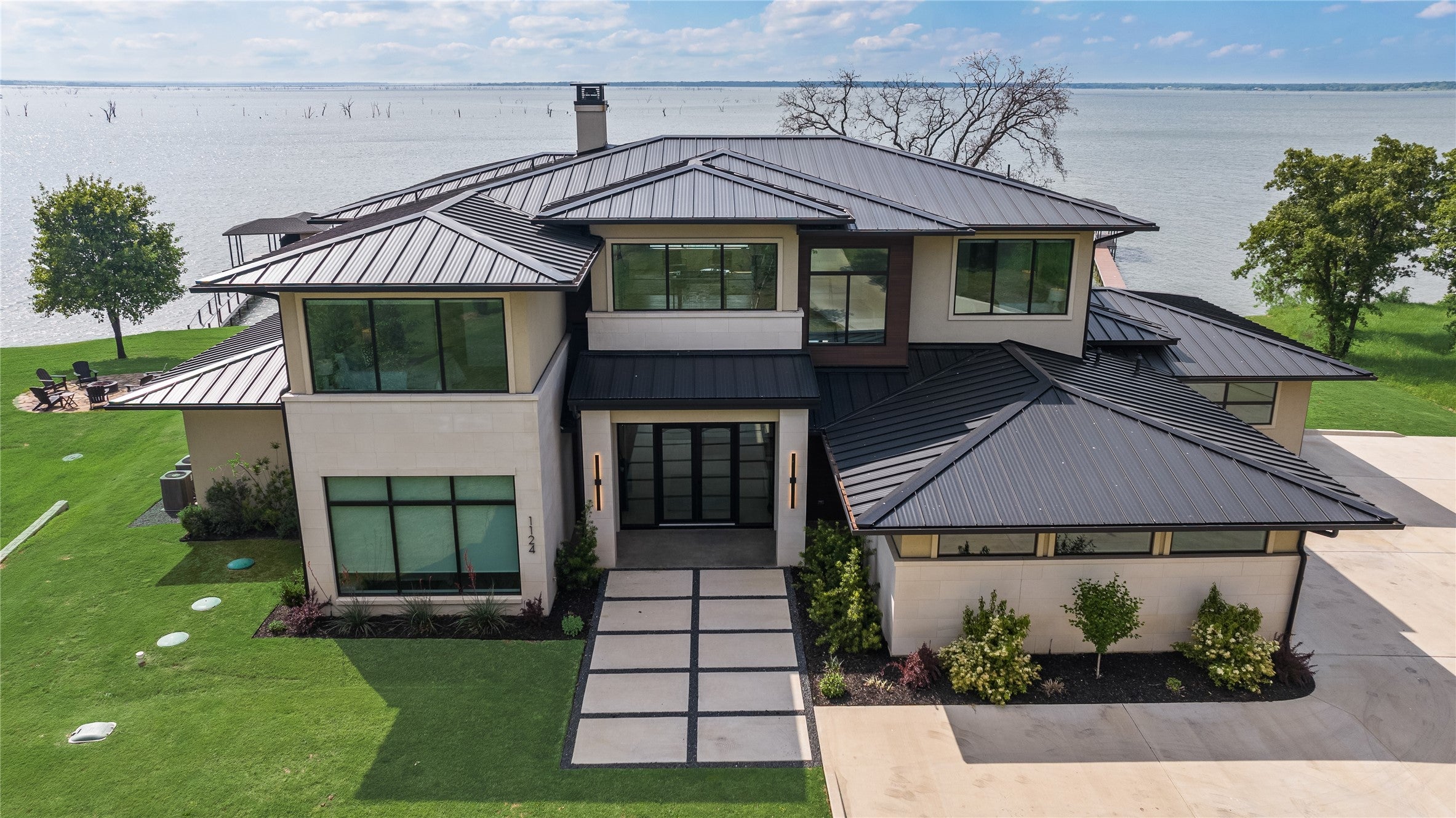 Streetman, Texas, 75859, United States, 5 Bedrooms Bedrooms, ,7 BathroomsBathrooms,Residential,Active,1988712