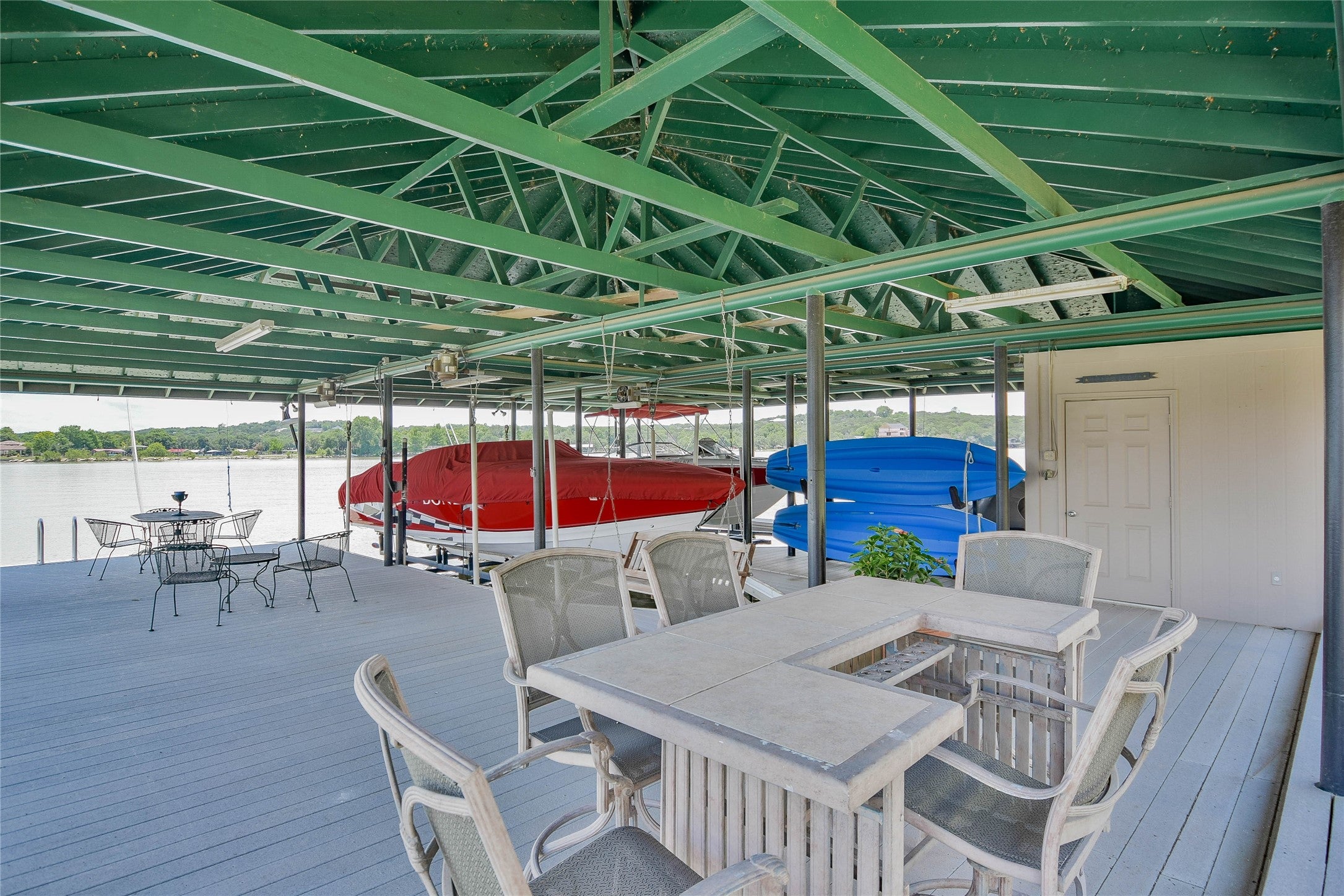 Granbury, Texas, 76048, United States, ,5 BathroomsBathrooms,Residential,Active,1799390