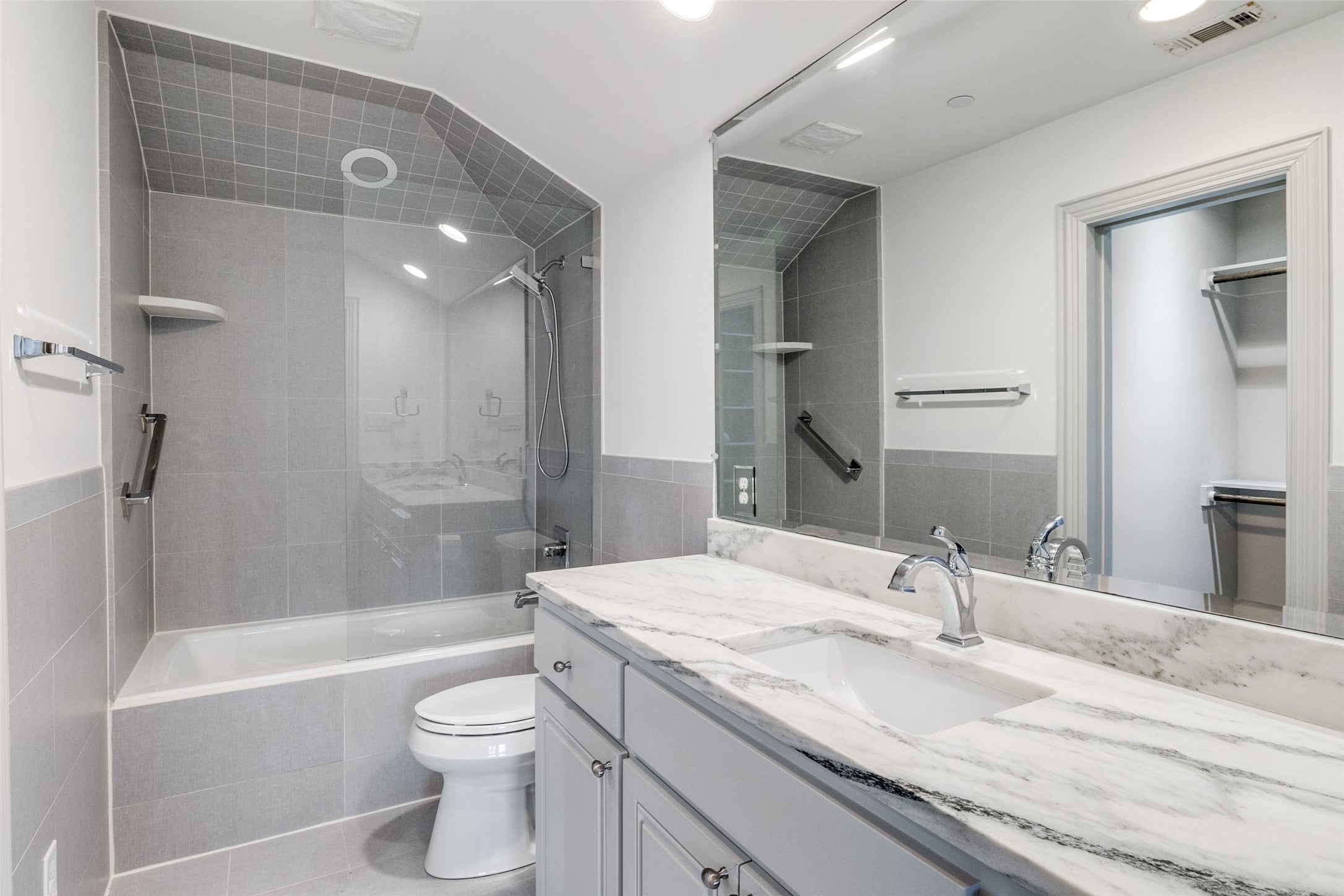 Dallas, Texas, 75205, United States, 4 Bedrooms Bedrooms, ,5 BathroomsBathrooms,Residential,Active,1952445