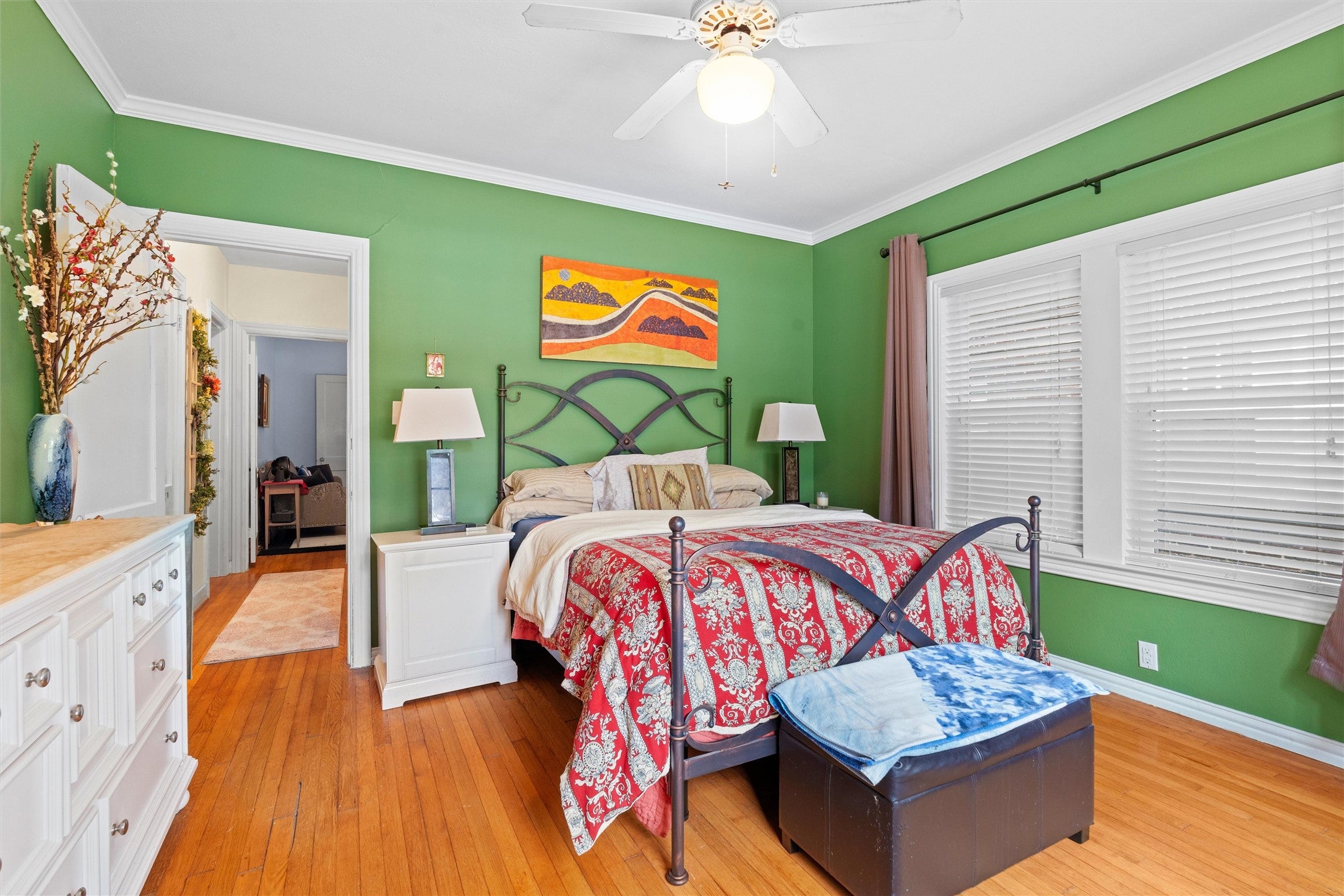 Dallas, Texas, 75219, United States, 6 Bedrooms Bedrooms, ,2 BathroomsBathrooms,Residential,Active,1808211