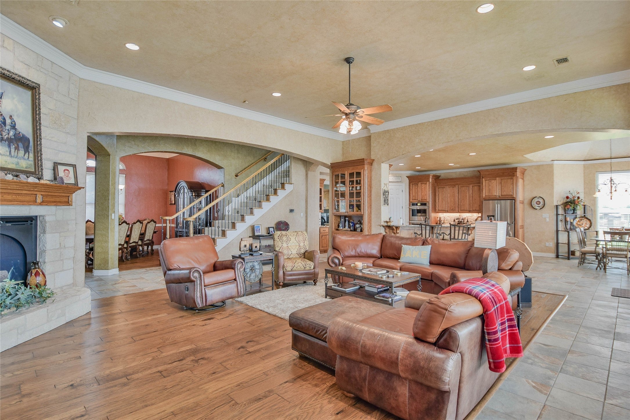 Granbury, Texas, 76048, United States, ,5 BathroomsBathrooms,Residential,Active,1799390