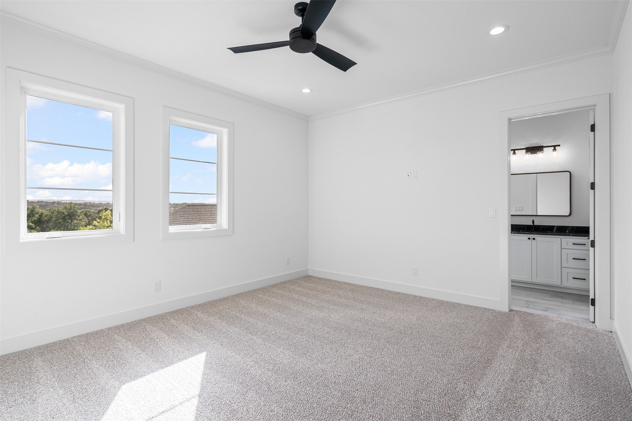 Granbury, Texas, 76048, United States, 5 Bedrooms Bedrooms, ,7 BathroomsBathrooms,Residential,Active,1909834