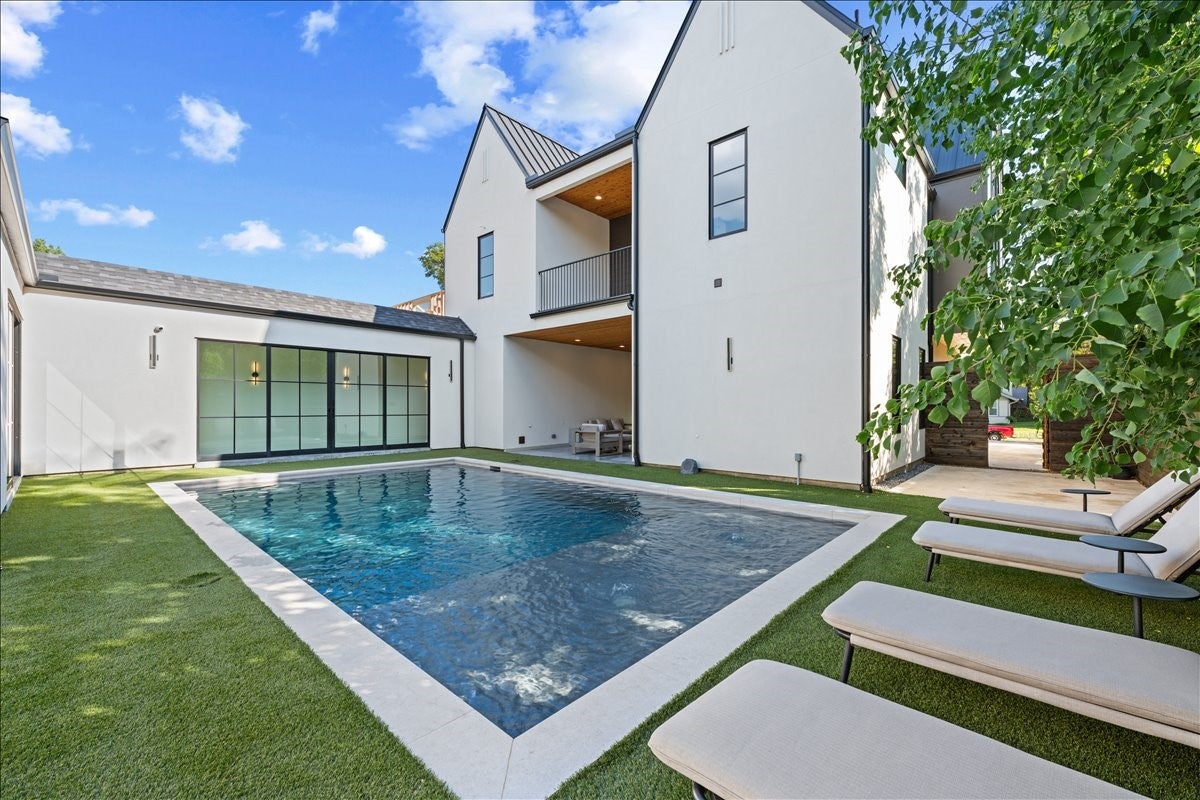 Dallas, Texas, 75206, United States, 4 Bedrooms Bedrooms, ,5 BathroomsBathrooms,Residential,Active,2013902