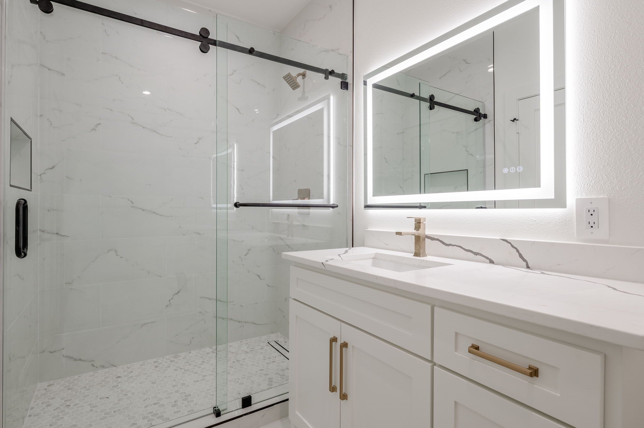 Dallas, Texas, 75209, United States, 4 Bedrooms Bedrooms, ,5 BathroomsBathrooms,Residential,Active,1942360