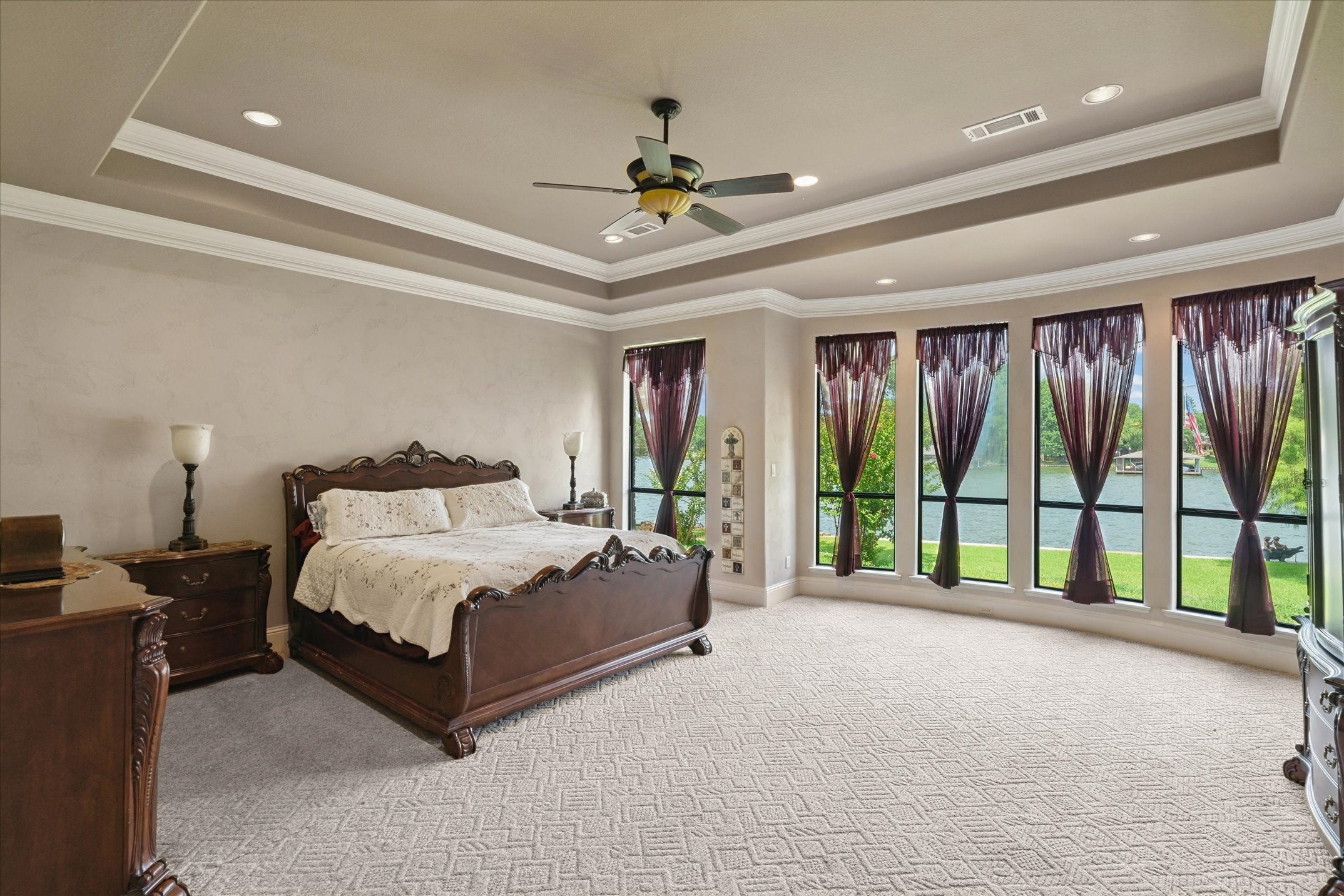 Mabank, Texas, 75156, United States, 5 Bedrooms Bedrooms, ,6 BathroomsBathrooms,Residential,Active,1894194