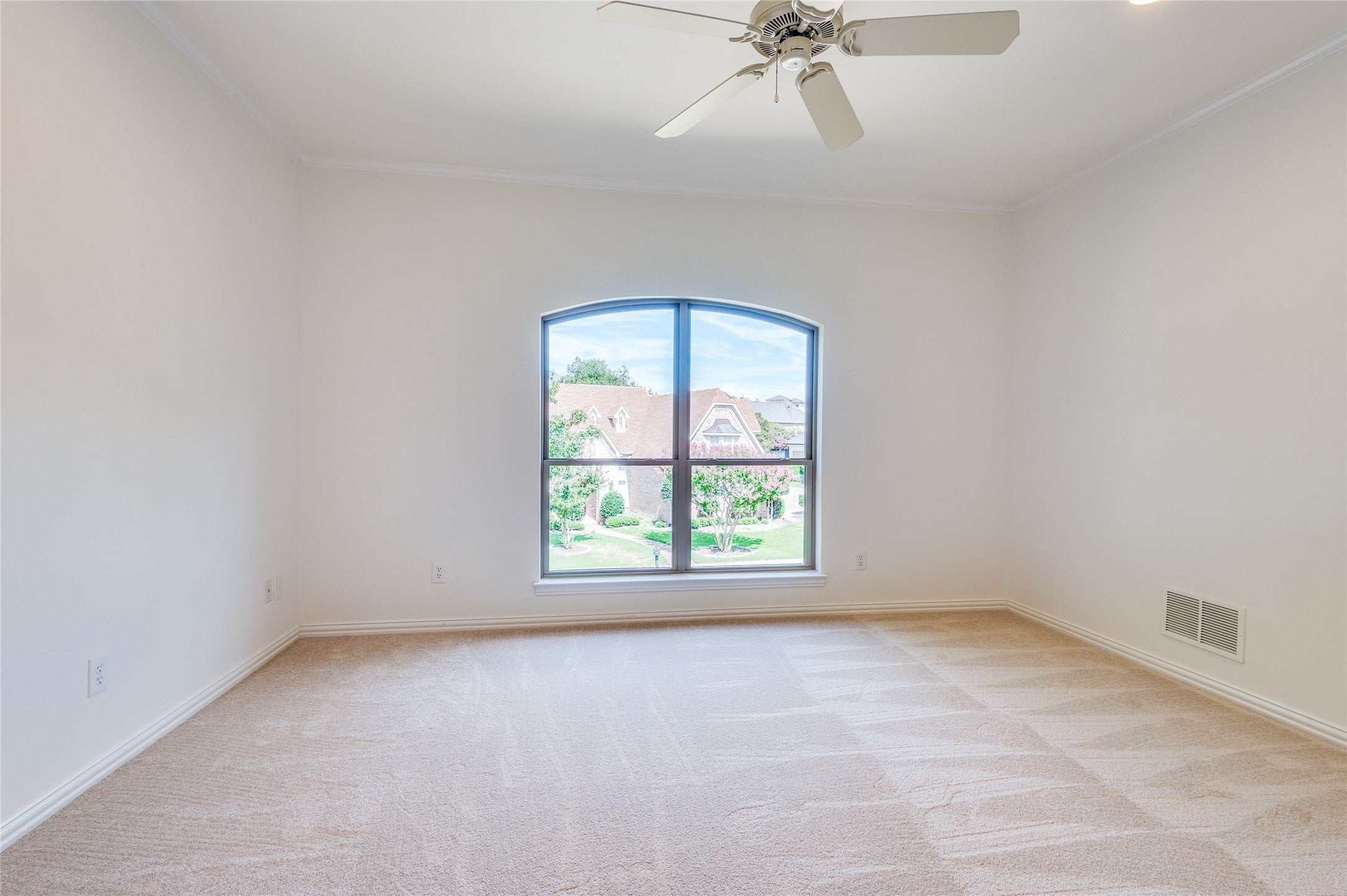 Frisco, Texas, 75034, United States, 4 Bedrooms Bedrooms, ,5 BathroomsBathrooms,Residential,Active,1900185