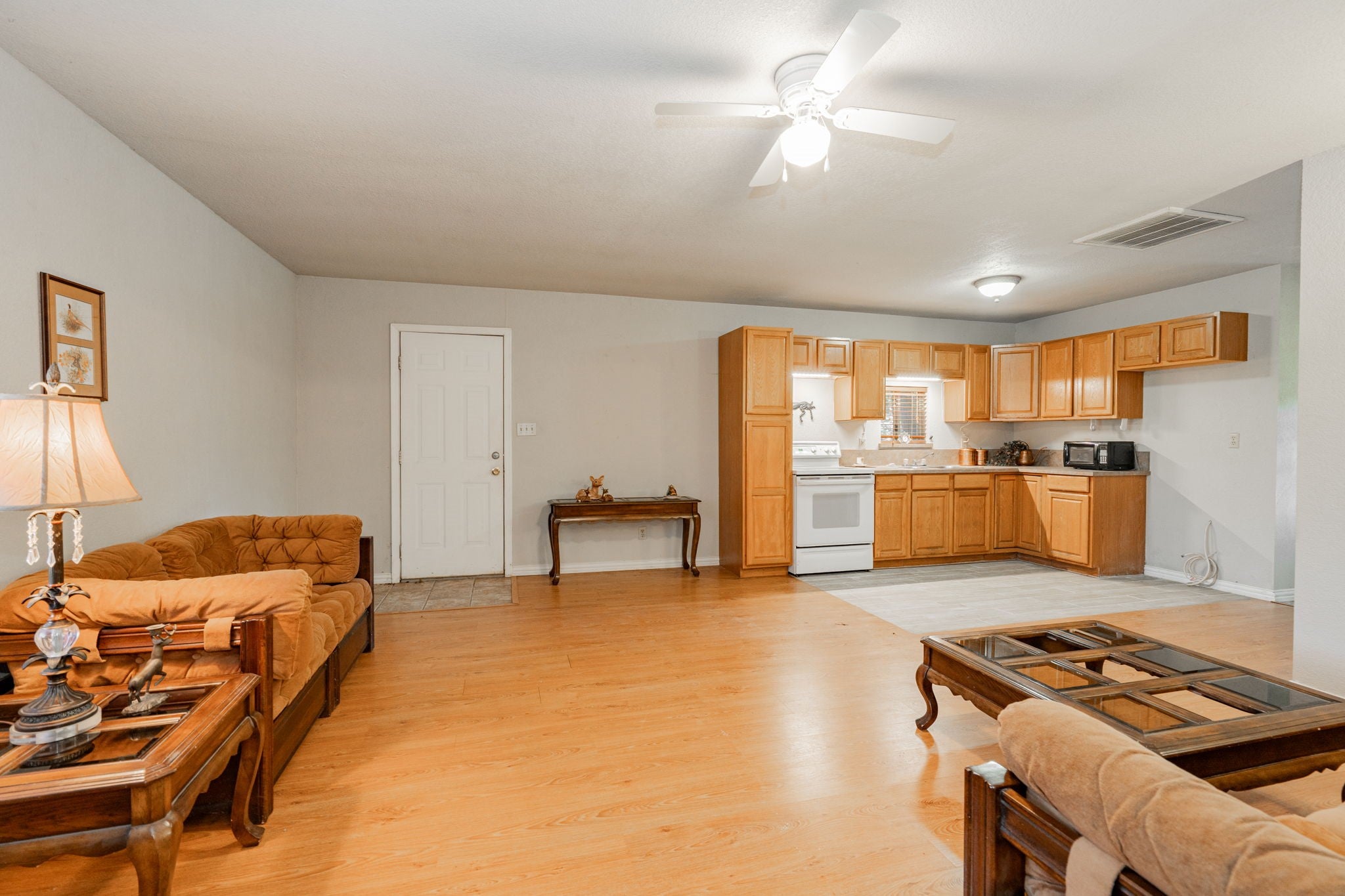 Seagoville, Texas, 75159, United States, 4 Bedrooms Bedrooms, ,5 BathroomsBathrooms,Residential,Active,1810463