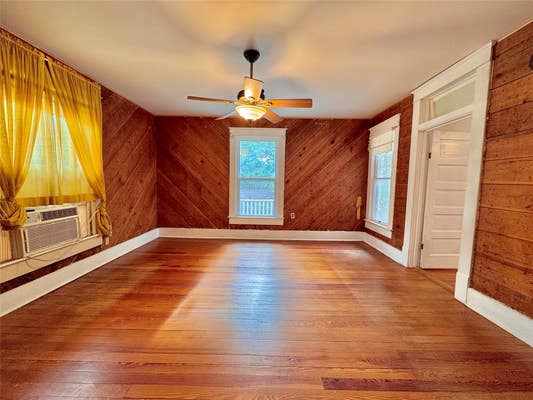 900 PARK DR, HILLSBORO, TX 76645, photo 4 of 40