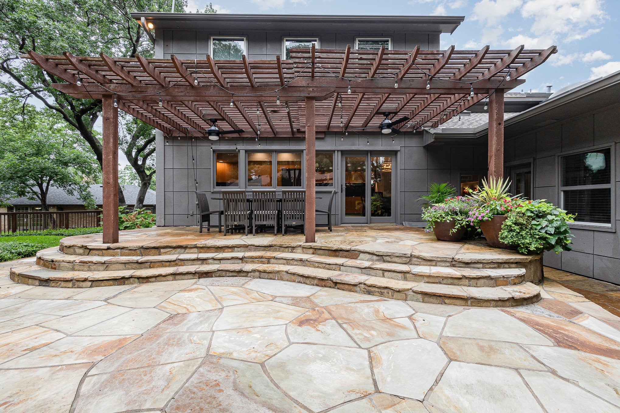 Dallas, Texas, 75240, United States, 6 Bedrooms Bedrooms, ,4 BathroomsBathrooms,Residential,Active,1894543