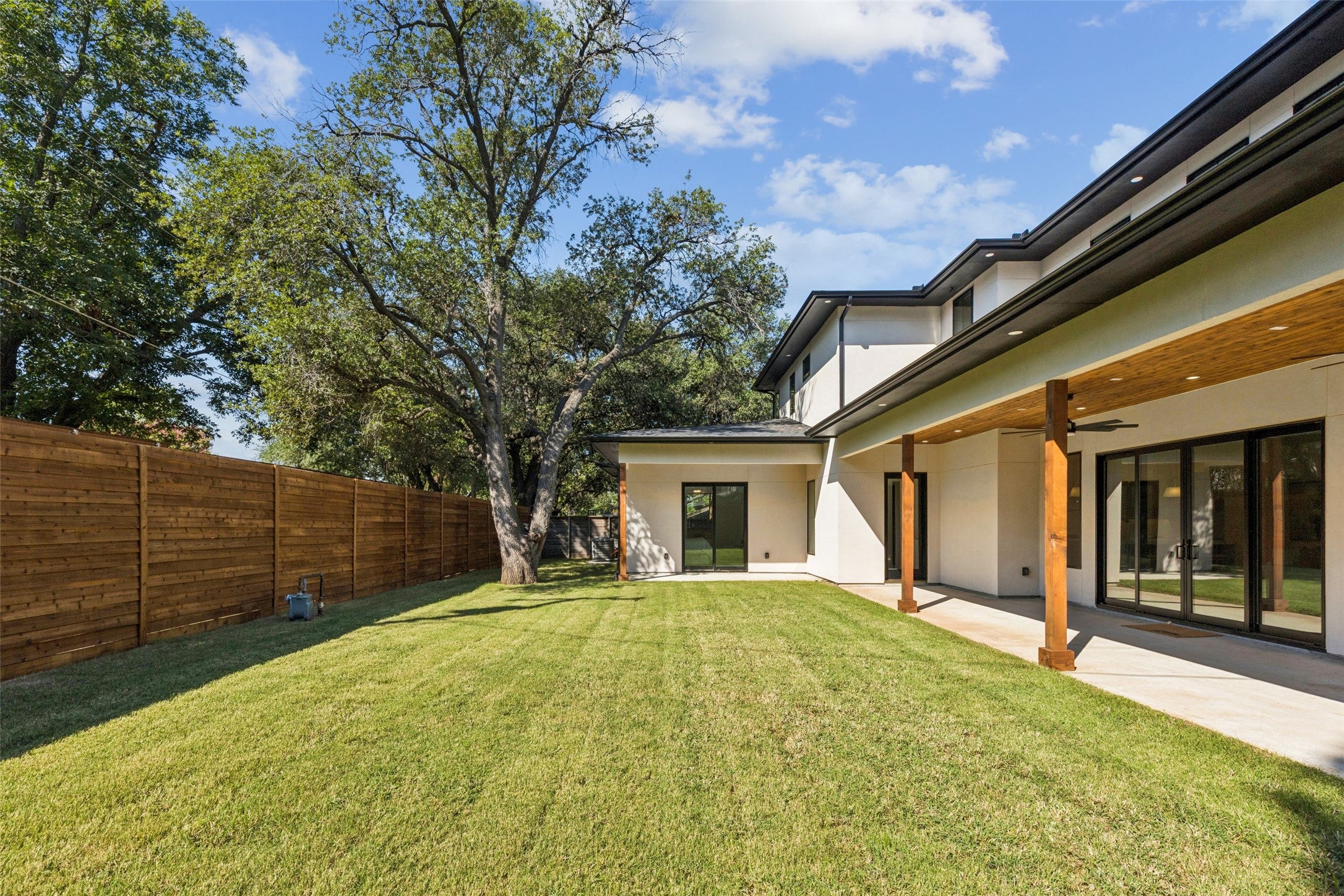 Dallas, Texas, 75229, United States, 5 Bedrooms Bedrooms, ,5 BathroomsBathrooms,Residential,Active,1944089