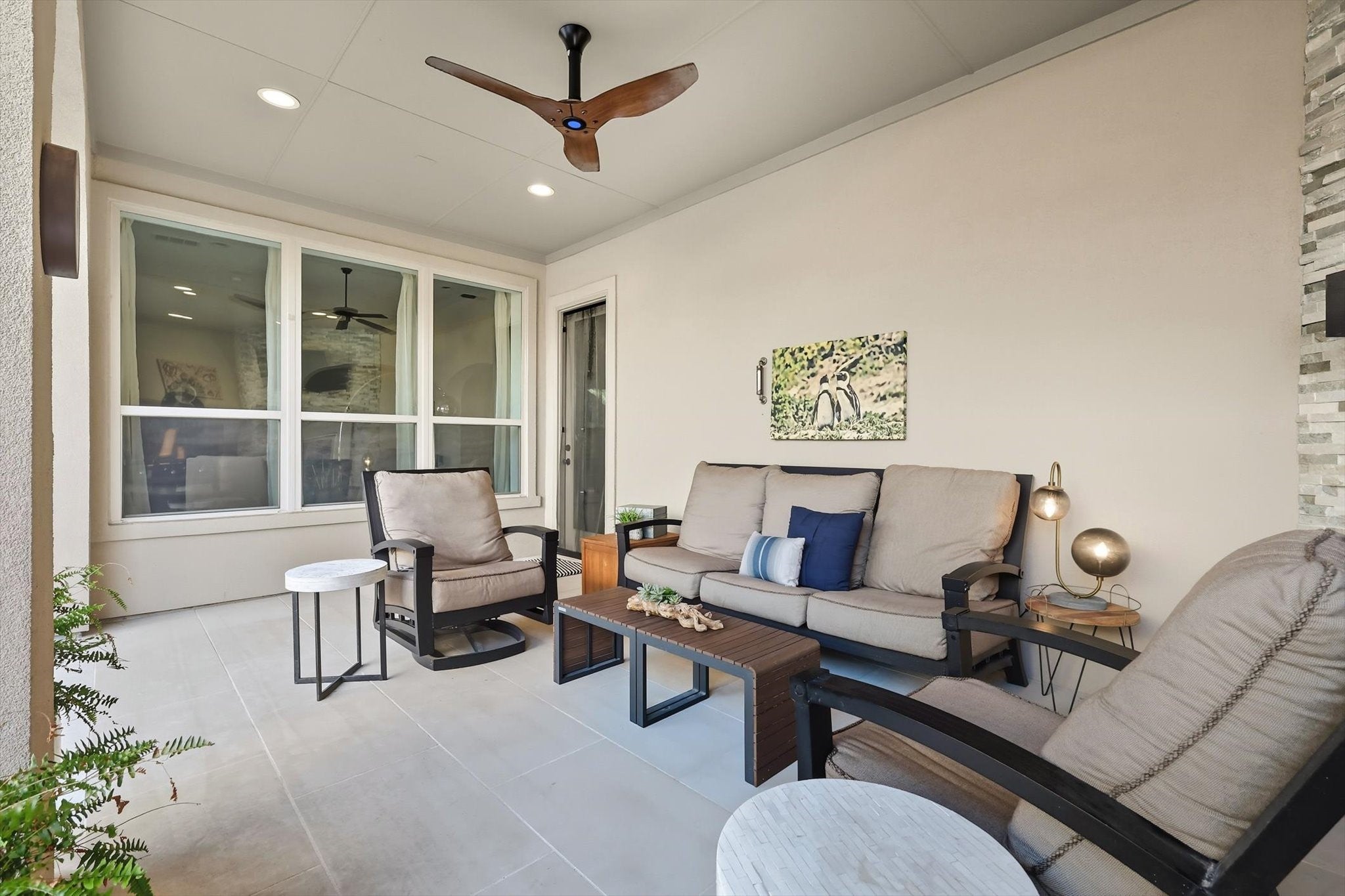 Carrollton, Texas, 75010, United States, 4 Bedrooms Bedrooms, ,7 BathroomsBathrooms,Residential,Active,1960128