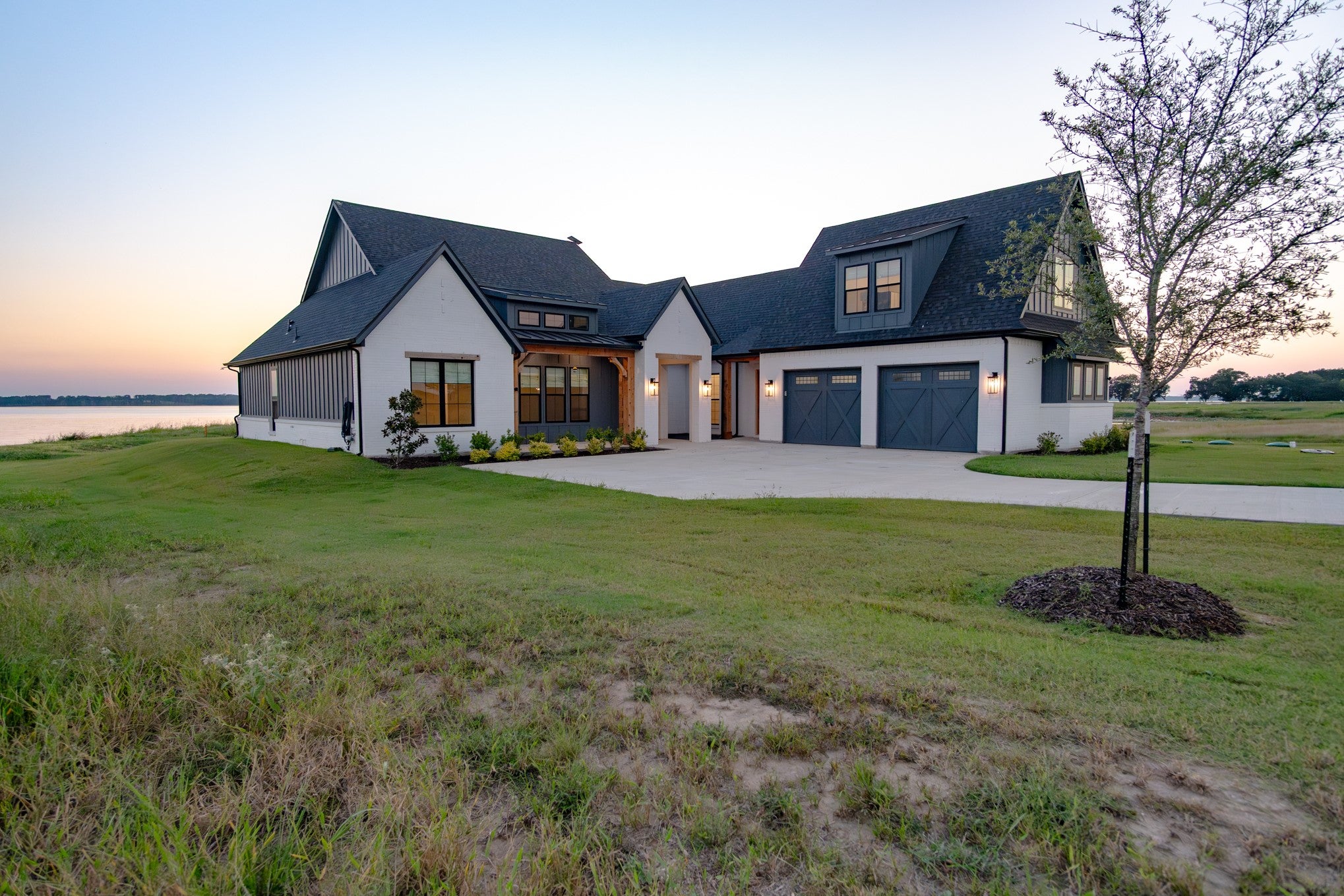 Honey Grove, Texas, 75446, United States, 5 Bedrooms Bedrooms, ,5 BathroomsBathrooms,Residential,Active,1944271