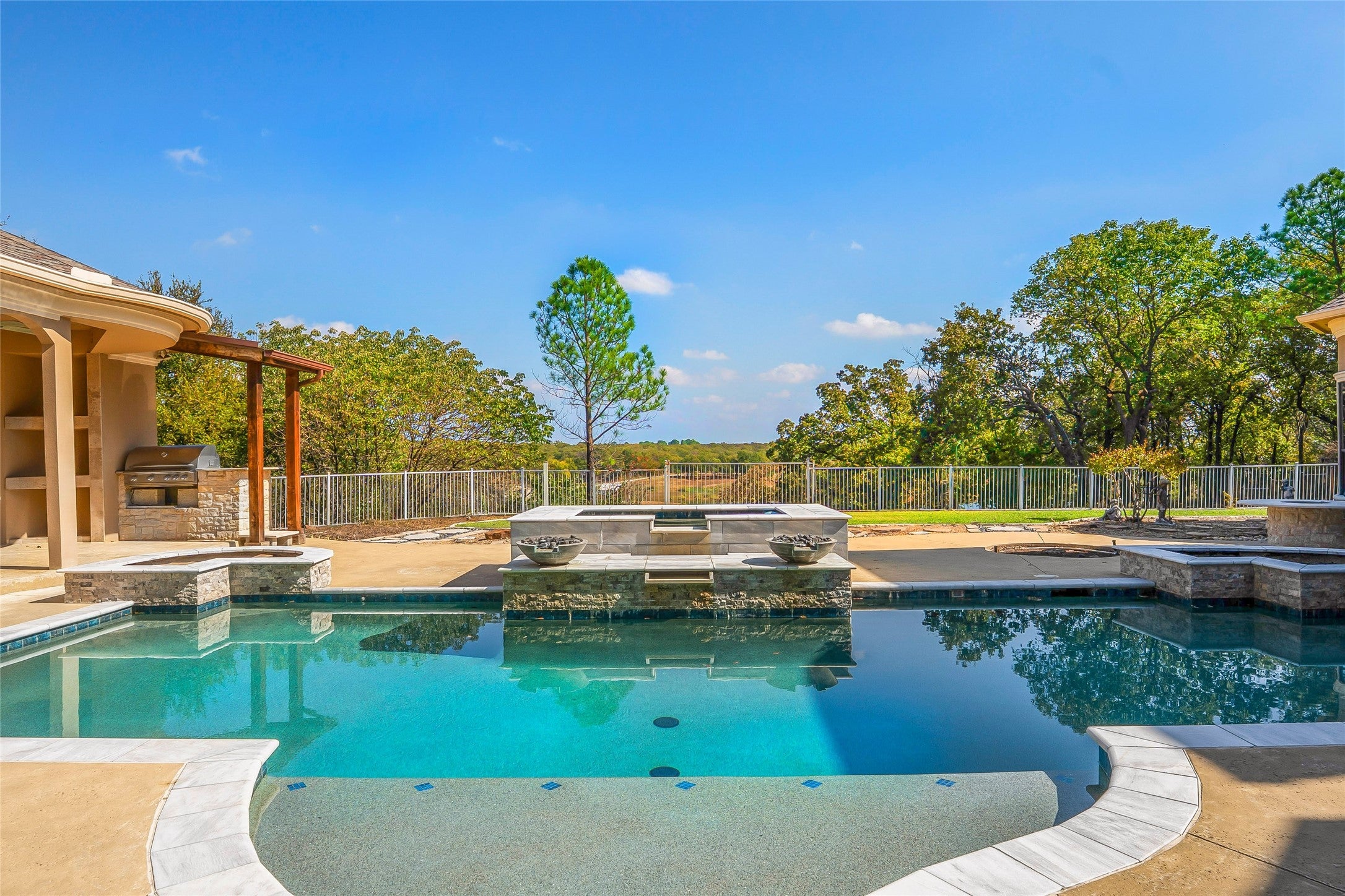 Flower Mound, Texas, 75022, United States, 4 Bedrooms Bedrooms, ,6 BathroomsBathrooms,Residential,Active,1972143