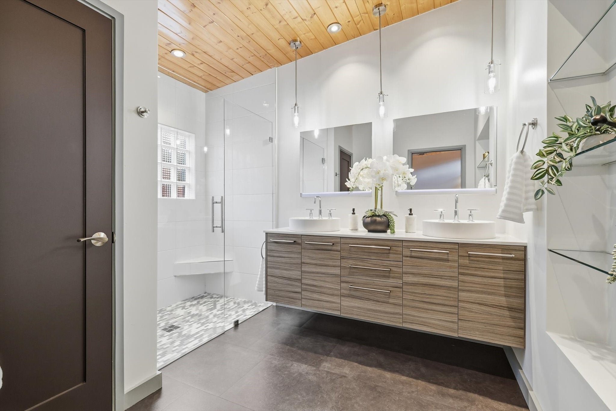 Dallas, Texas, 75218, United States, 3 Bedrooms Bedrooms, ,2 BathroomsBathrooms,Residential,Active,2010190