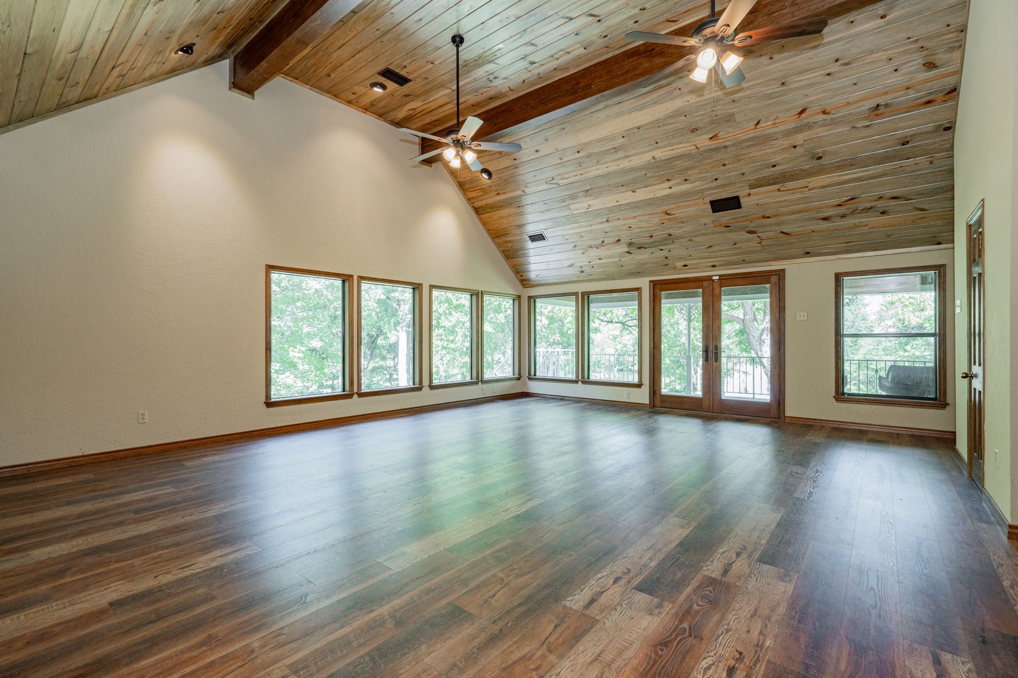 Seagoville, Texas, 75159, United States, 4 Bedrooms Bedrooms, ,5 BathroomsBathrooms,Residential,Active,1810463