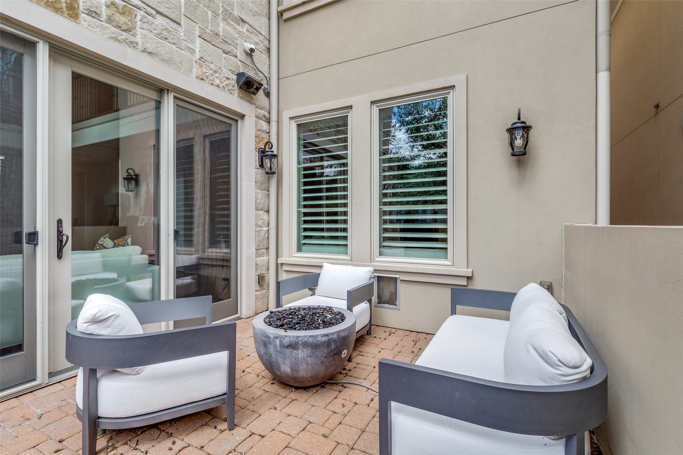 Dallas, Texas, 75205, United States, 4 Bedrooms Bedrooms, ,5 BathroomsBathrooms,Residential,Active,1952445