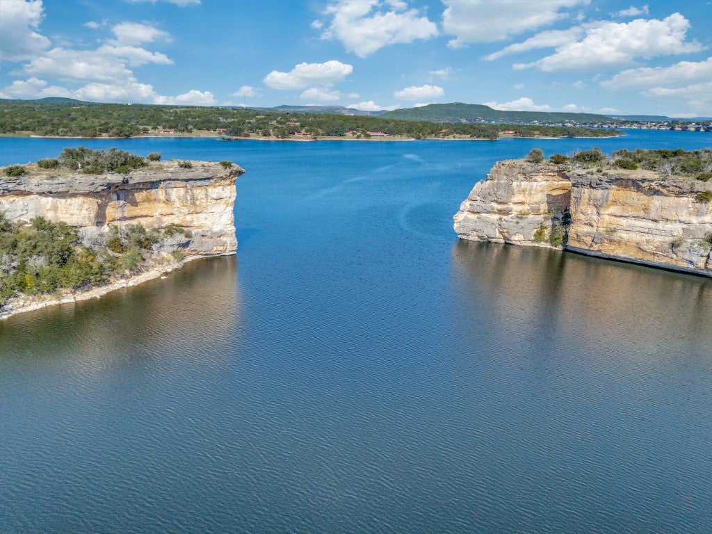 Strawn, Texas, 76475, United States, 4 Bedrooms Bedrooms, ,3 BathroomsBathrooms,Residential,Active,2007060