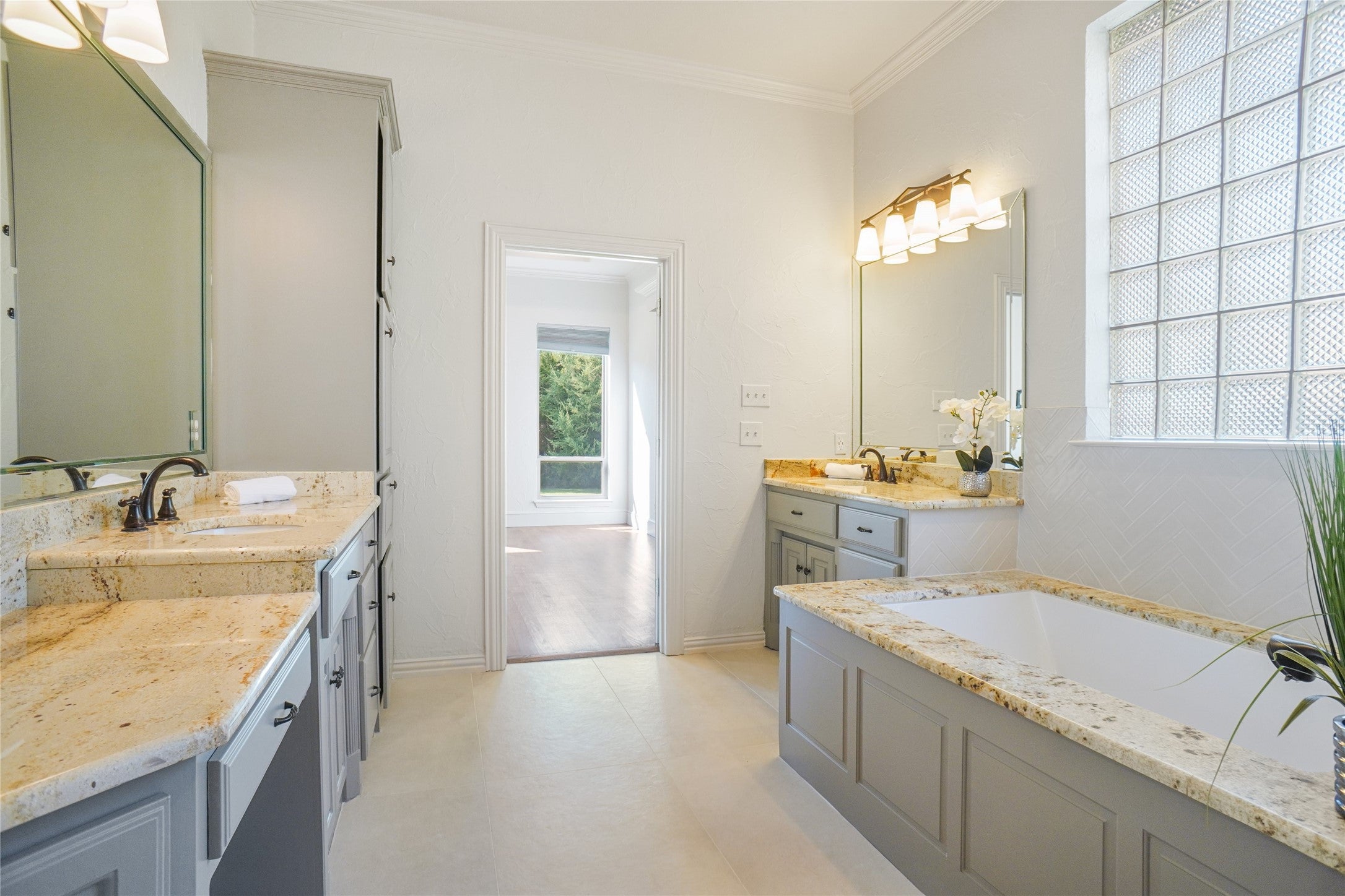 Southlake, Texas, 76092, United States, 4 Bedrooms Bedrooms, ,4 BathroomsBathrooms,Residential,Active,1962191