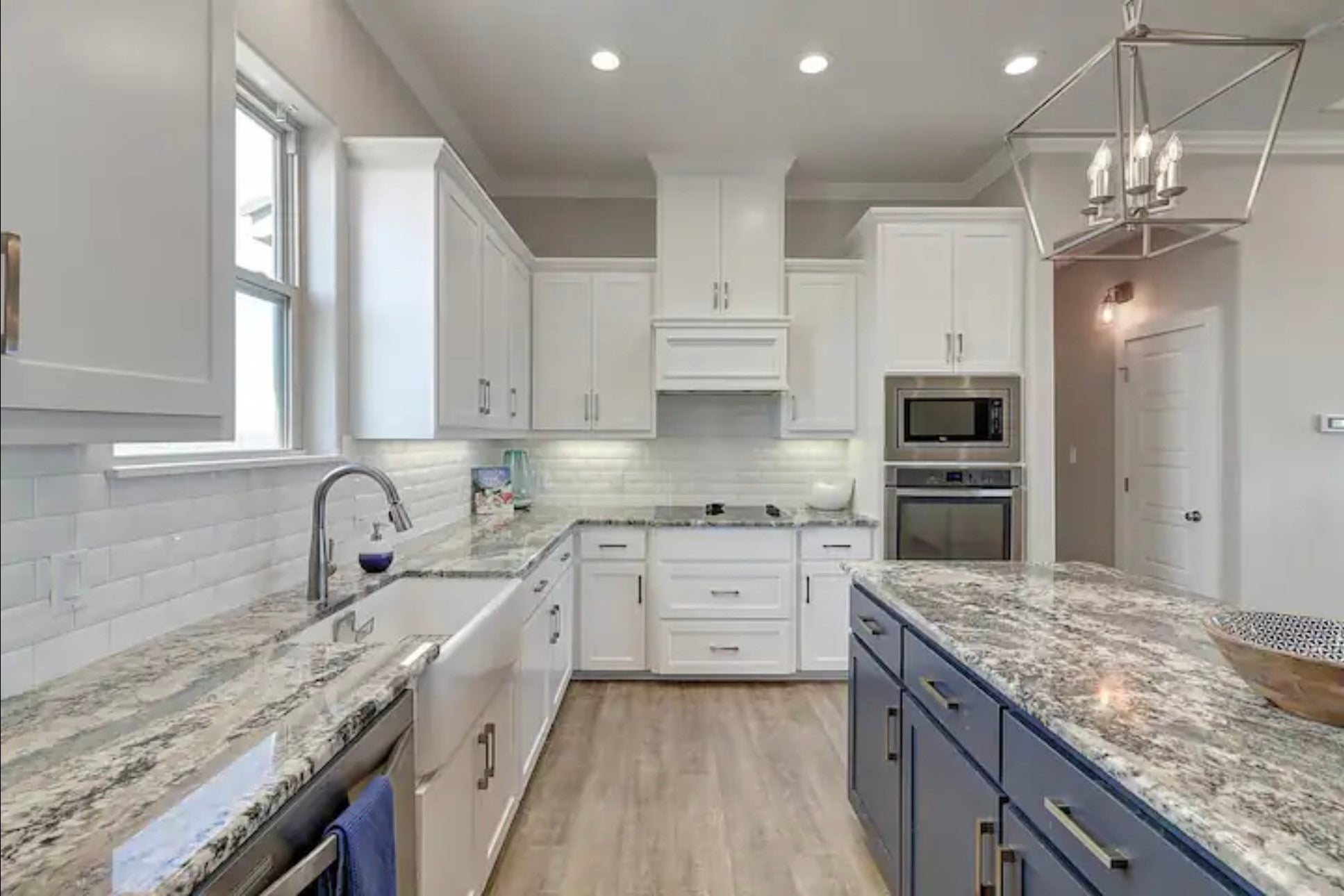 Port Aransas, Texas, 78373, United States, 4 Bedrooms Bedrooms, ,4 BathroomsBathrooms,Residential,Active,1910137