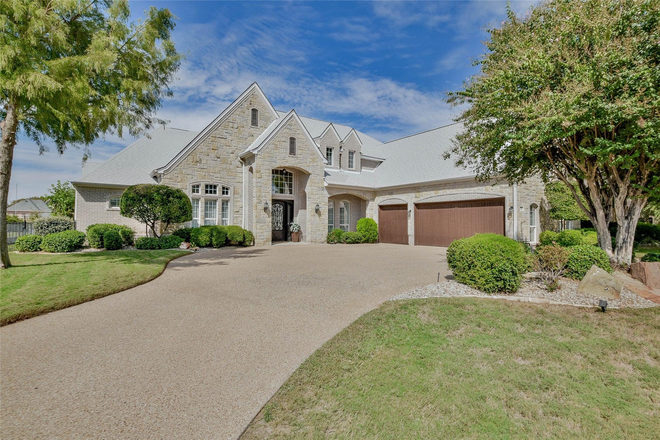 Granbury, Texas, 76048, United States, 4 Bedrooms Bedrooms, ,4 BathroomsBathrooms,Residential,Active,1967289