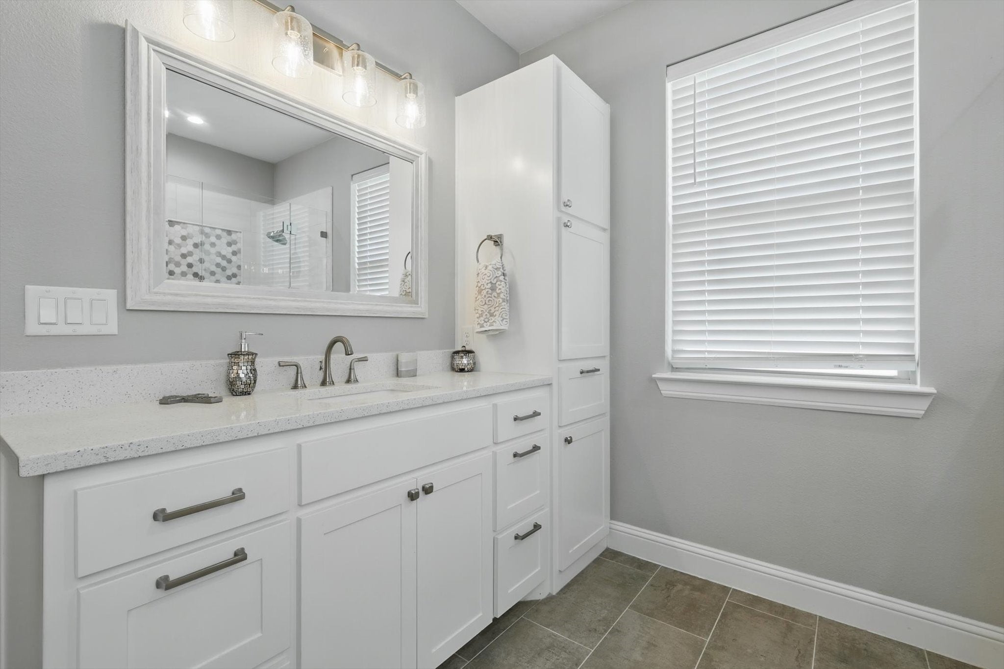 Fort Worth, Texas, 76126, United States, 4 Bedrooms Bedrooms, ,6 BathroomsBathrooms,Residential,Active,1828687