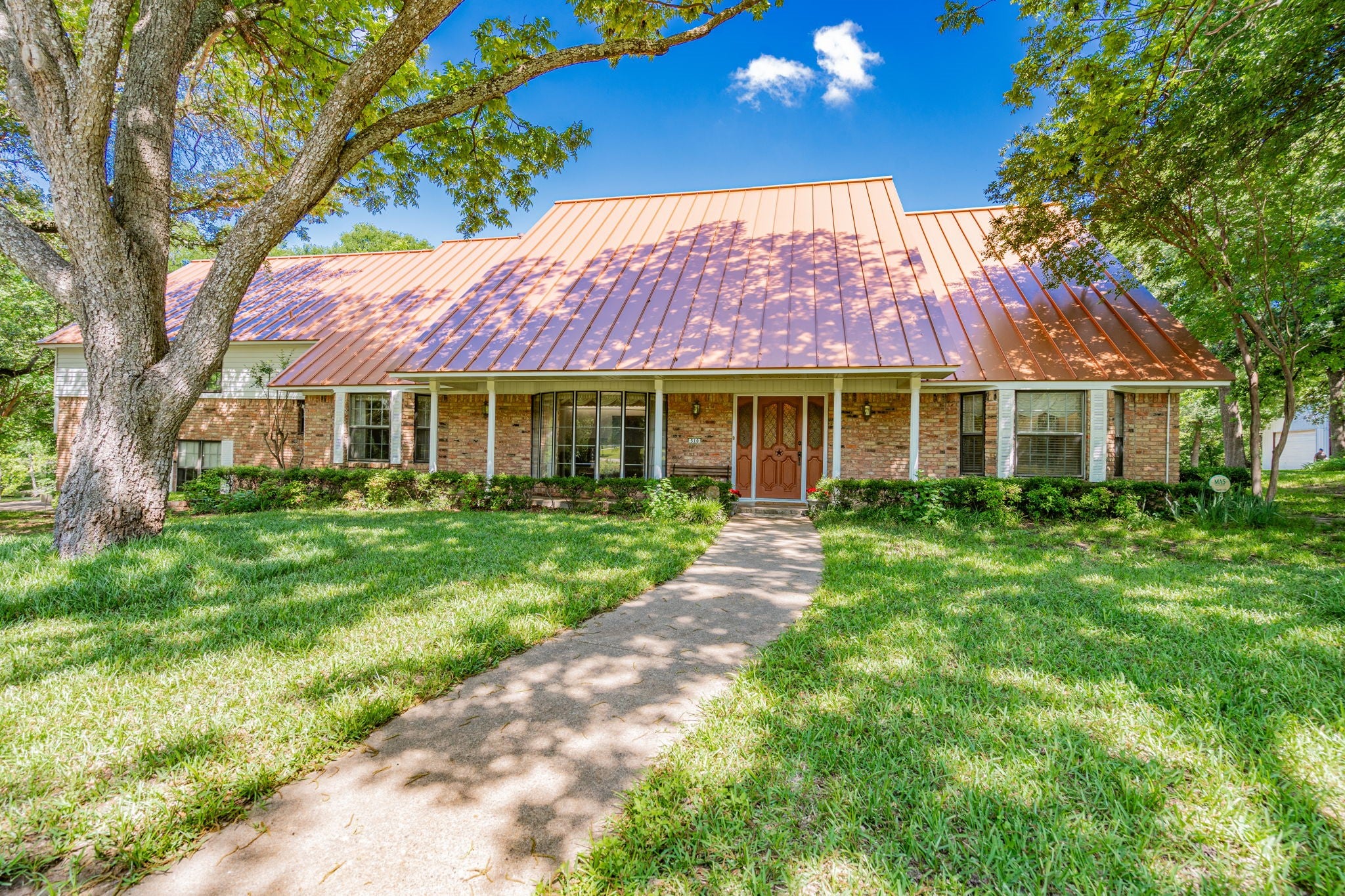 Seagoville, Texas, 75159, United States, 4 Bedrooms Bedrooms, ,5 BathroomsBathrooms,Residential,Active,1810463