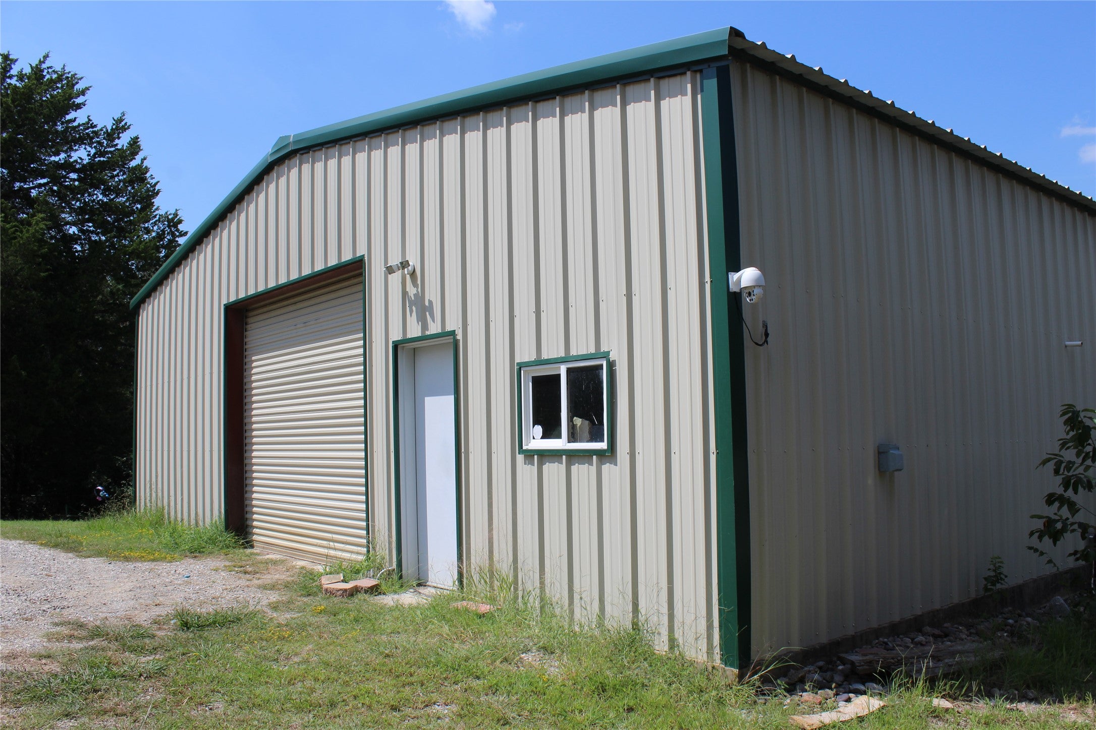 Bonham, Texas, 75418, United States, 9 Bedrooms Bedrooms, ,6 BathroomsBathrooms,Residential,Active,1988719