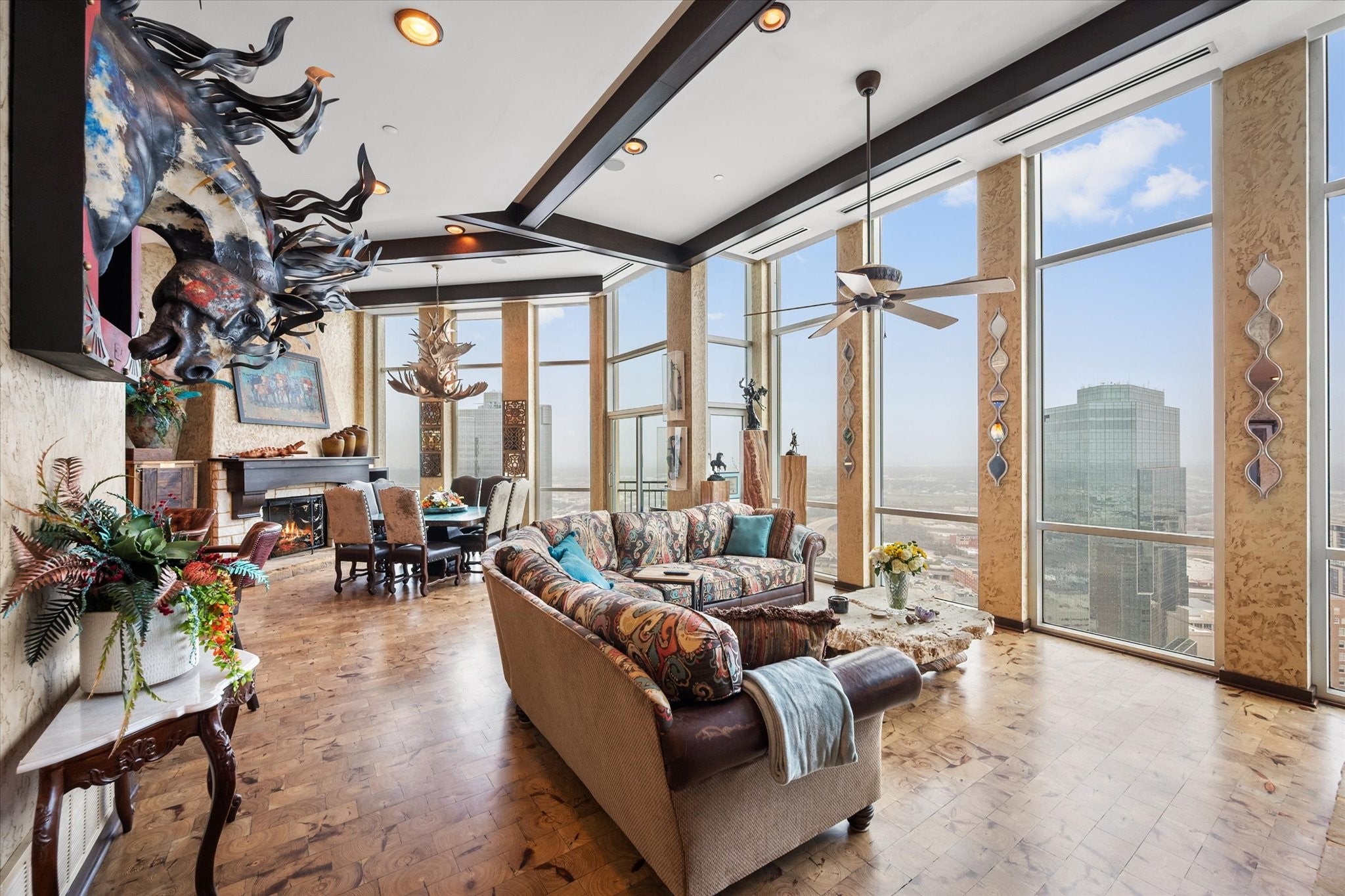 Fort Worth, Texas, 76102, United States, ,3 BathroomsBathrooms,Residential,Active,1808184