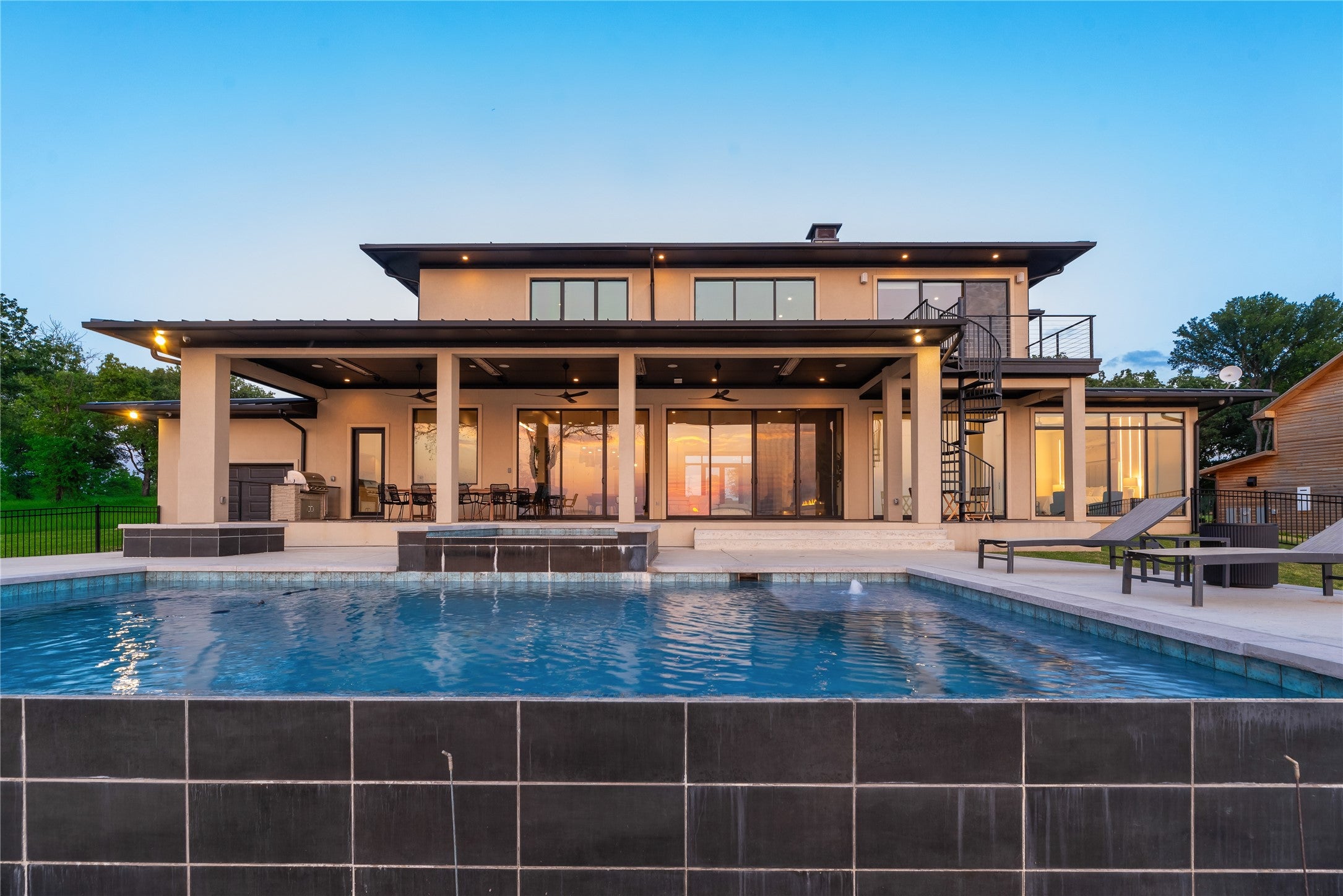 Streetman, Texas, 75859, United States, 5 Bedrooms Bedrooms, ,7 BathroomsBathrooms,Residential,Active,1988712