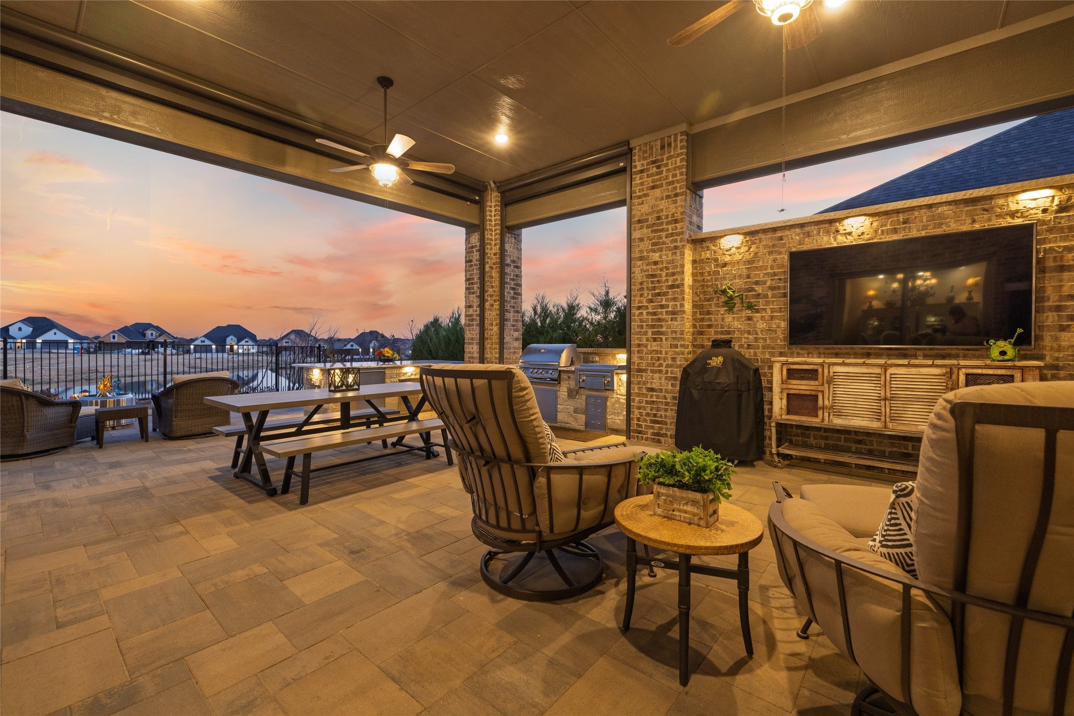 Denton, Texas, 76207, United States, 3 Bedrooms Bedrooms, ,3 BathroomsBathrooms,Residential,Active,1704396